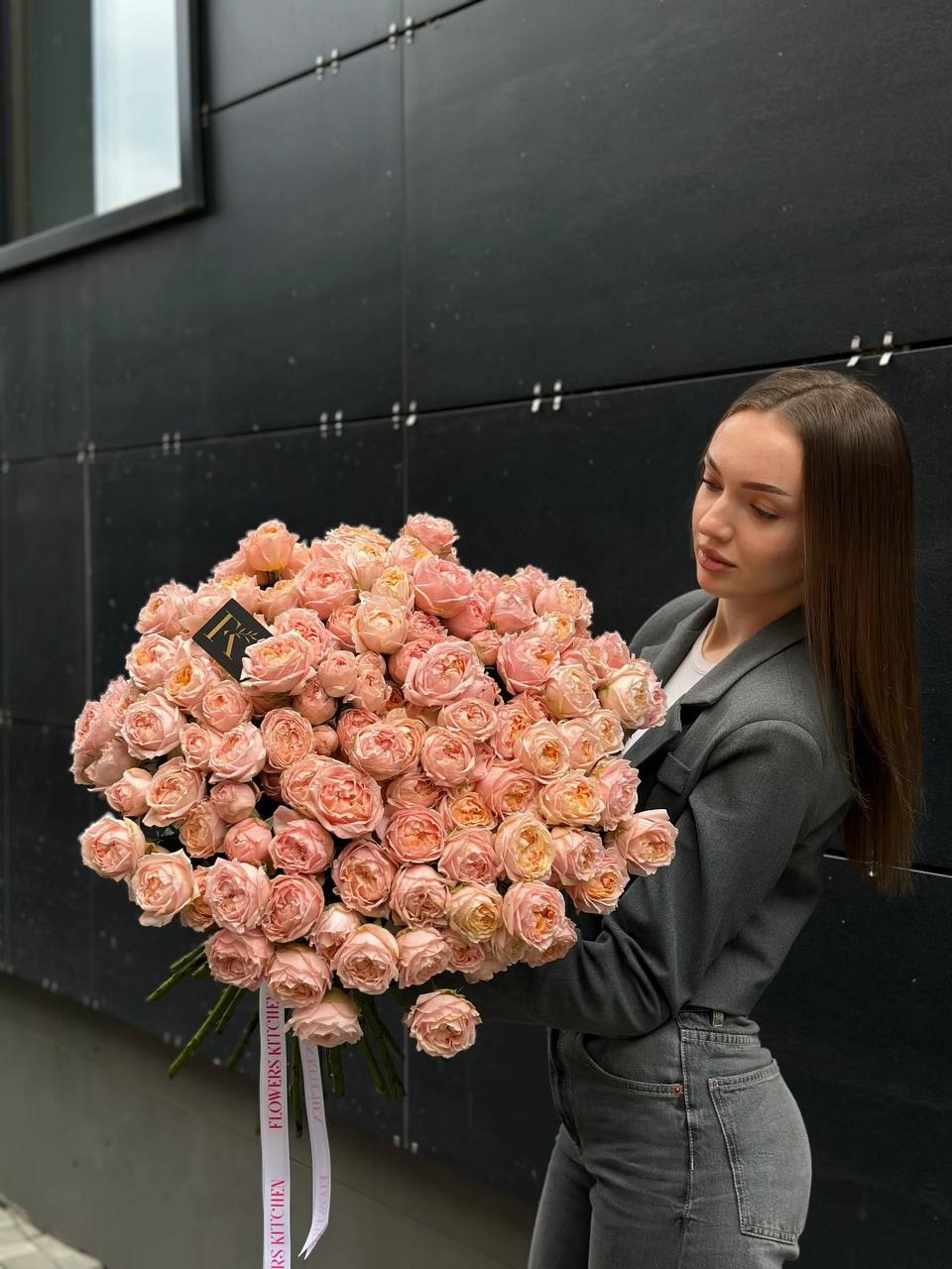 Моно букет кущових троянд сорту Juliet