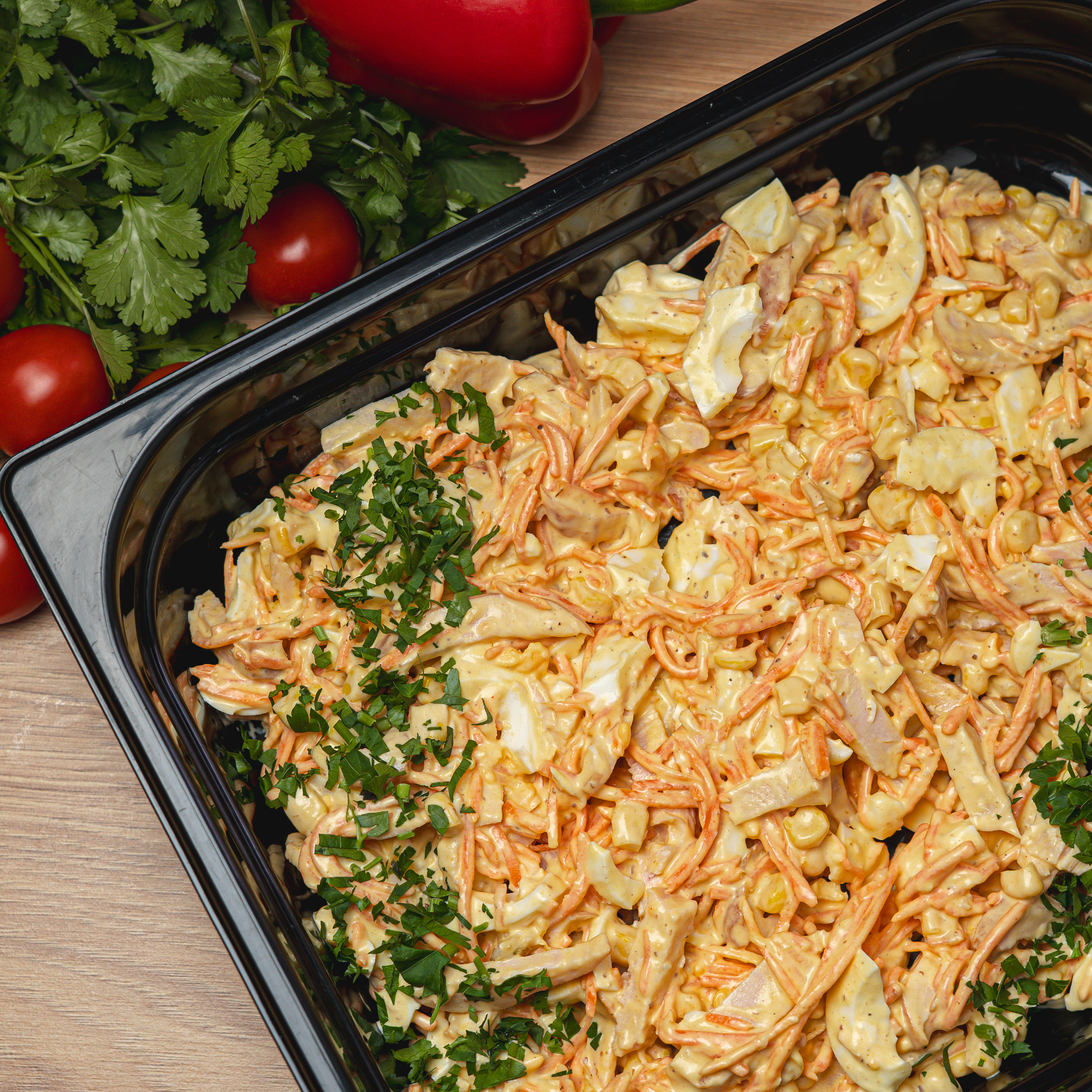 Салат з копченою куркою та корейською морквою