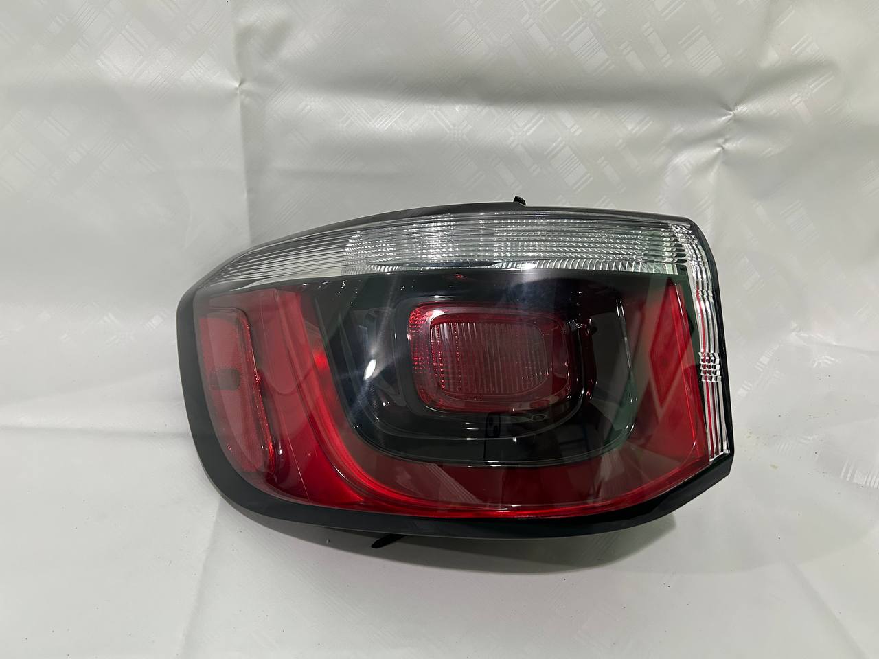 Jeep Compass 2 Ліва сторона Б/у оригінал (Водійська сторона в крило)  2017 - 2024 роки