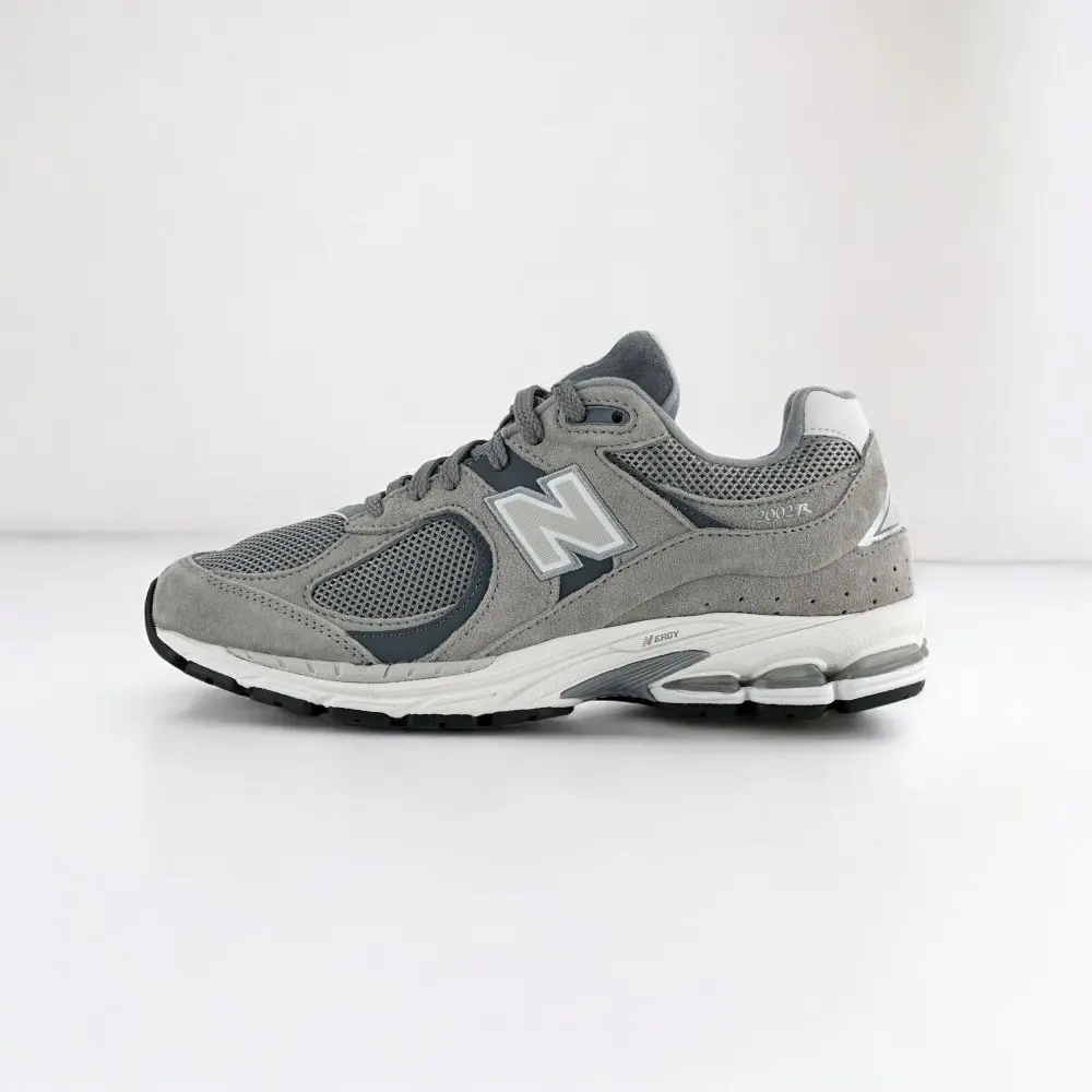 Кросівки чоловічі New Balance 2002