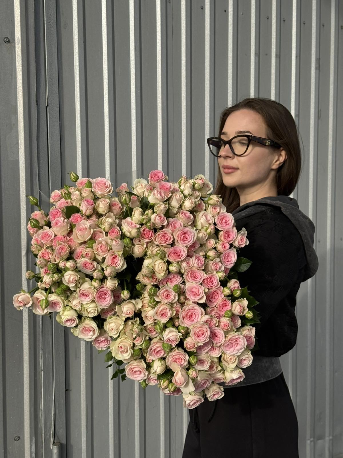 Гілкова троянда "Гуд Муд"