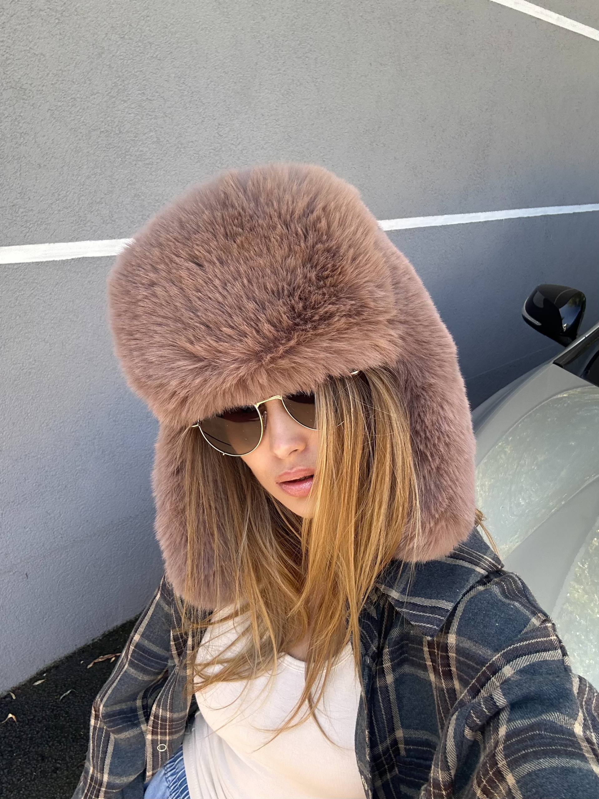 Вушанка з еко-хутра обʼємна