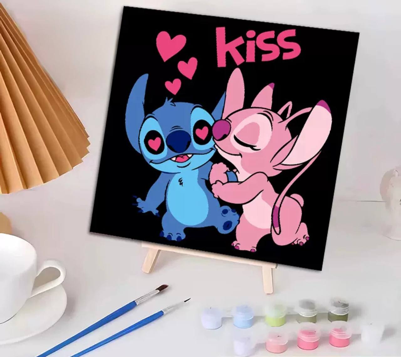 Картина за номерами Стіч та Енджел, Stitch з мольбертом