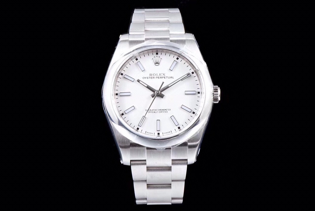  Rolex  Oyster Perpetual 114300 03