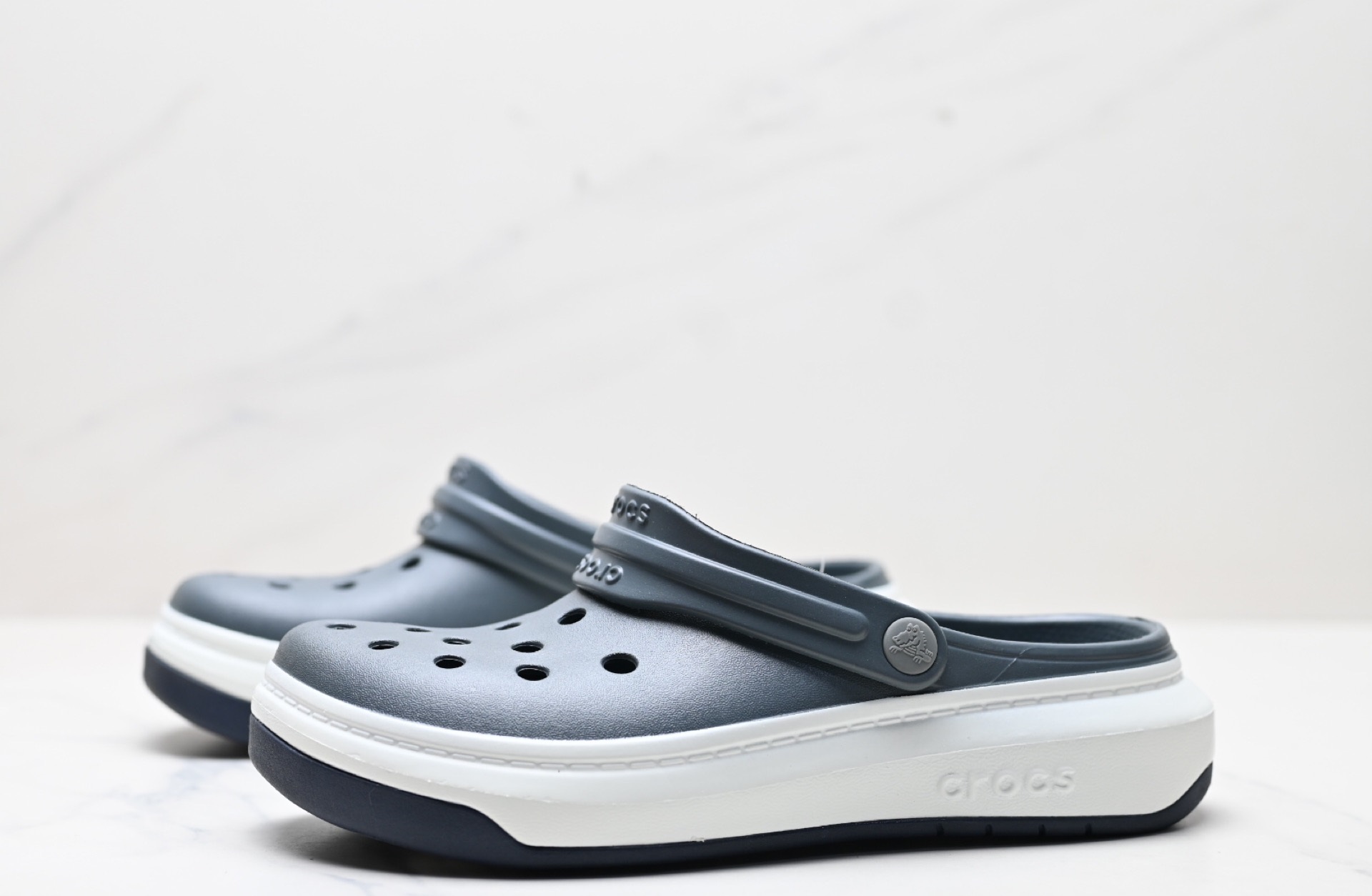 Crocs Full Force EVA Platform Clogs 01