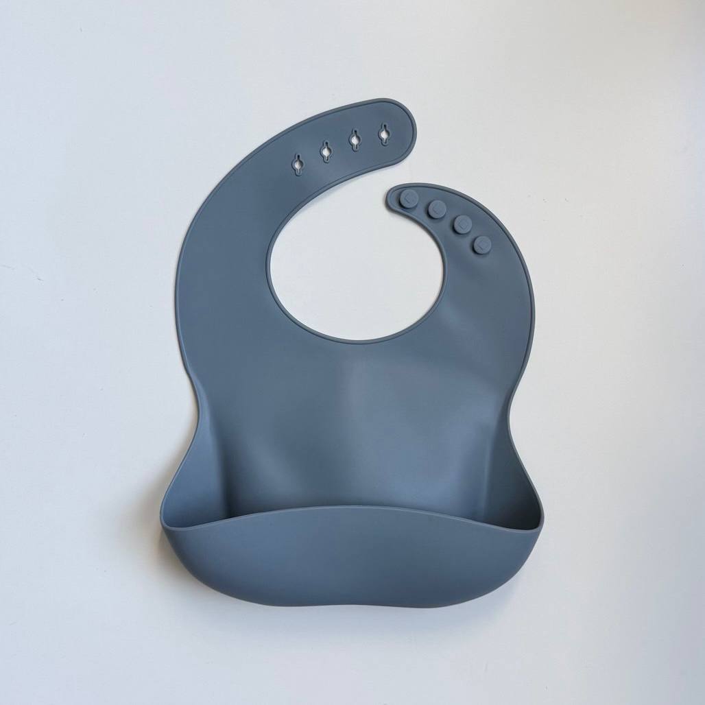 Дитячий силіконовий нагрудник Дім грей (Dim grey)