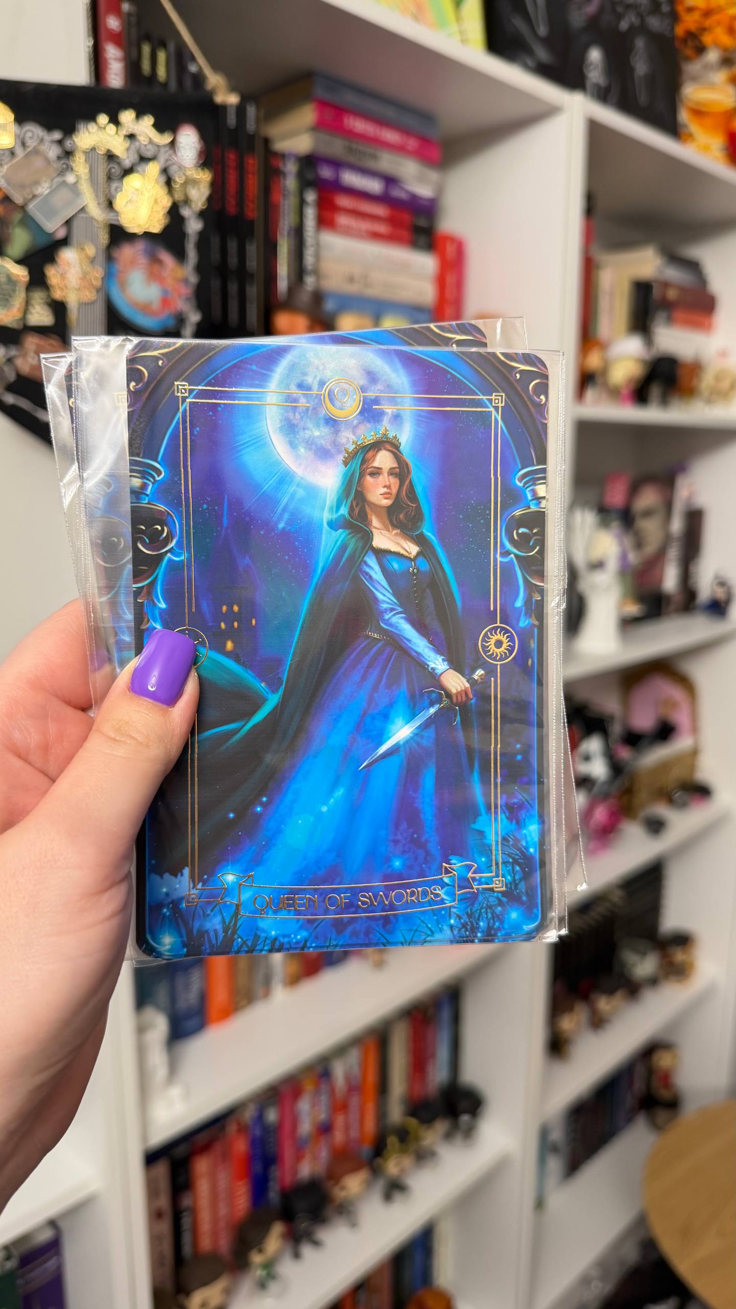 Карта таро Queen of Swords