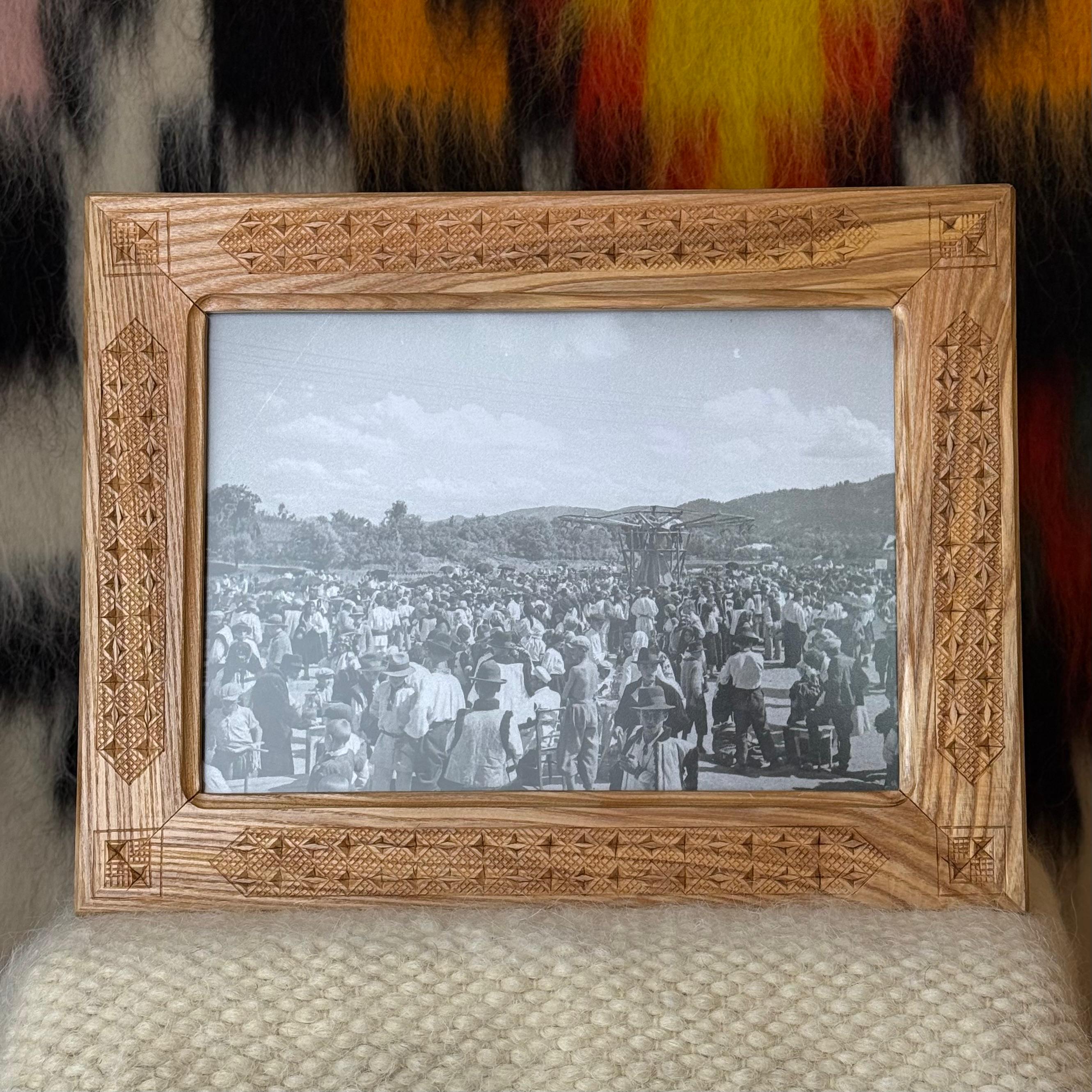 Різьблена рамка "Косівська", 38*30 см
