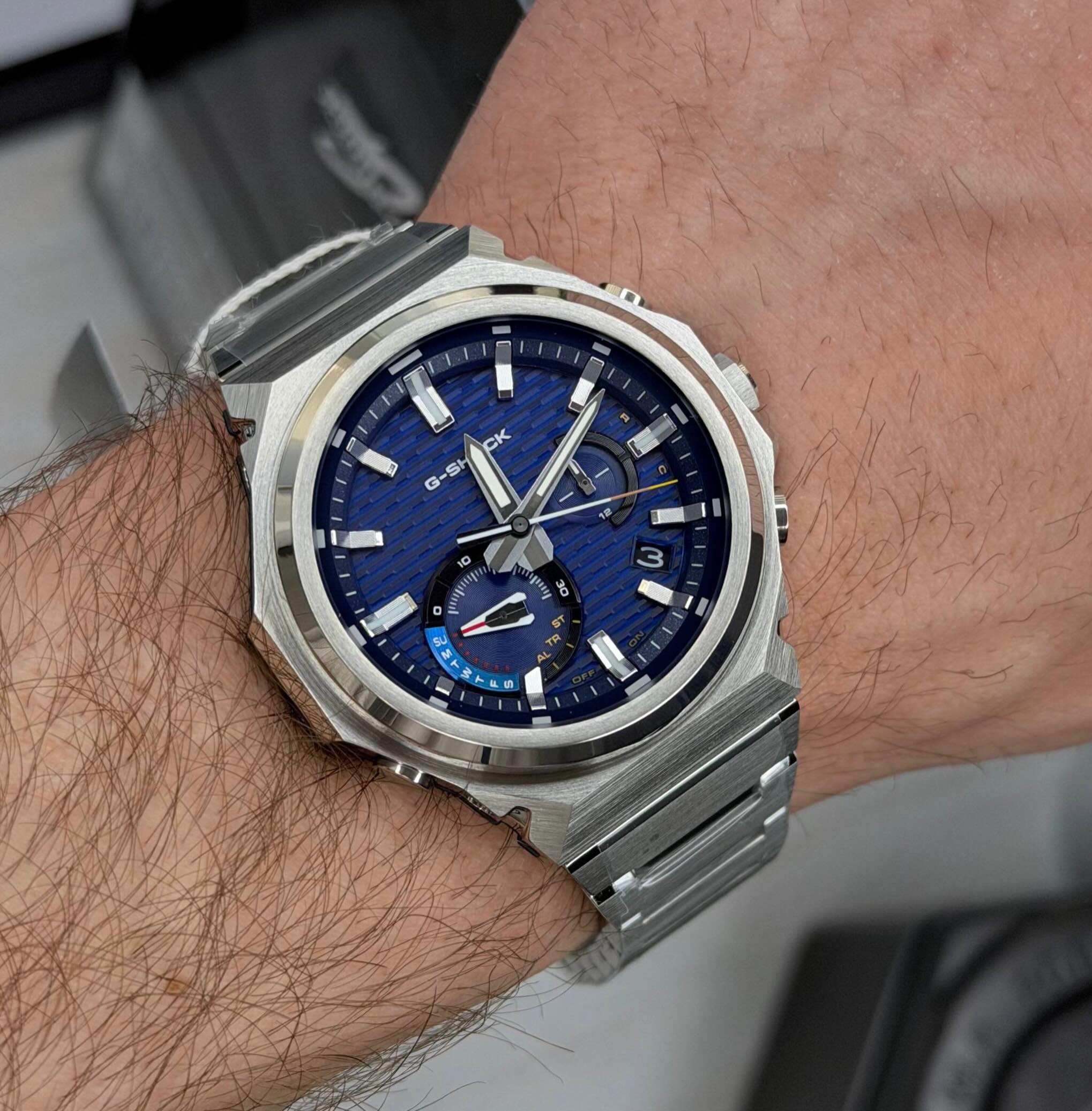 Чоловічий годинник Casio G-SHOCK GST-B1000D-2AER