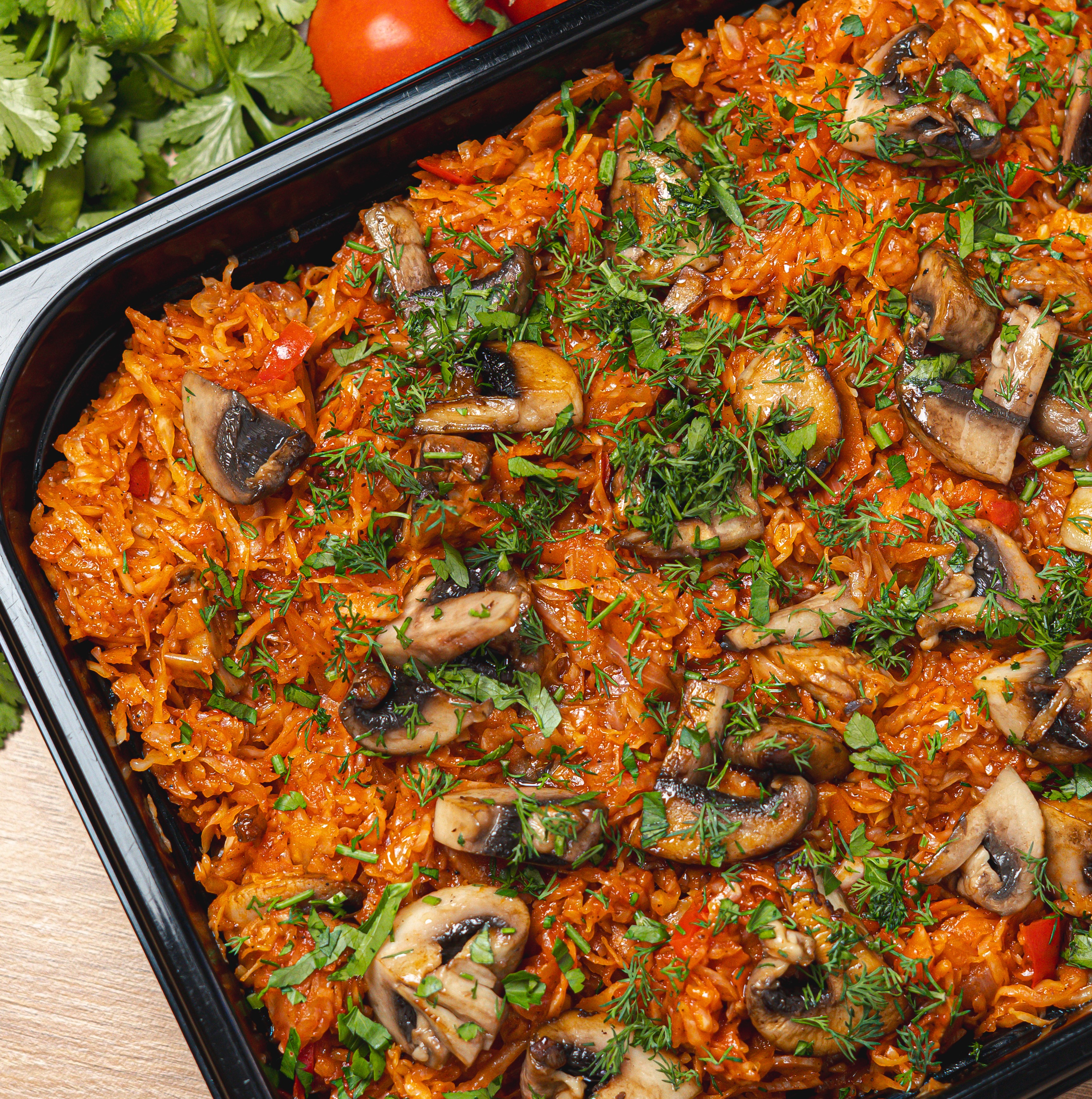 Капуста тушена з грибами