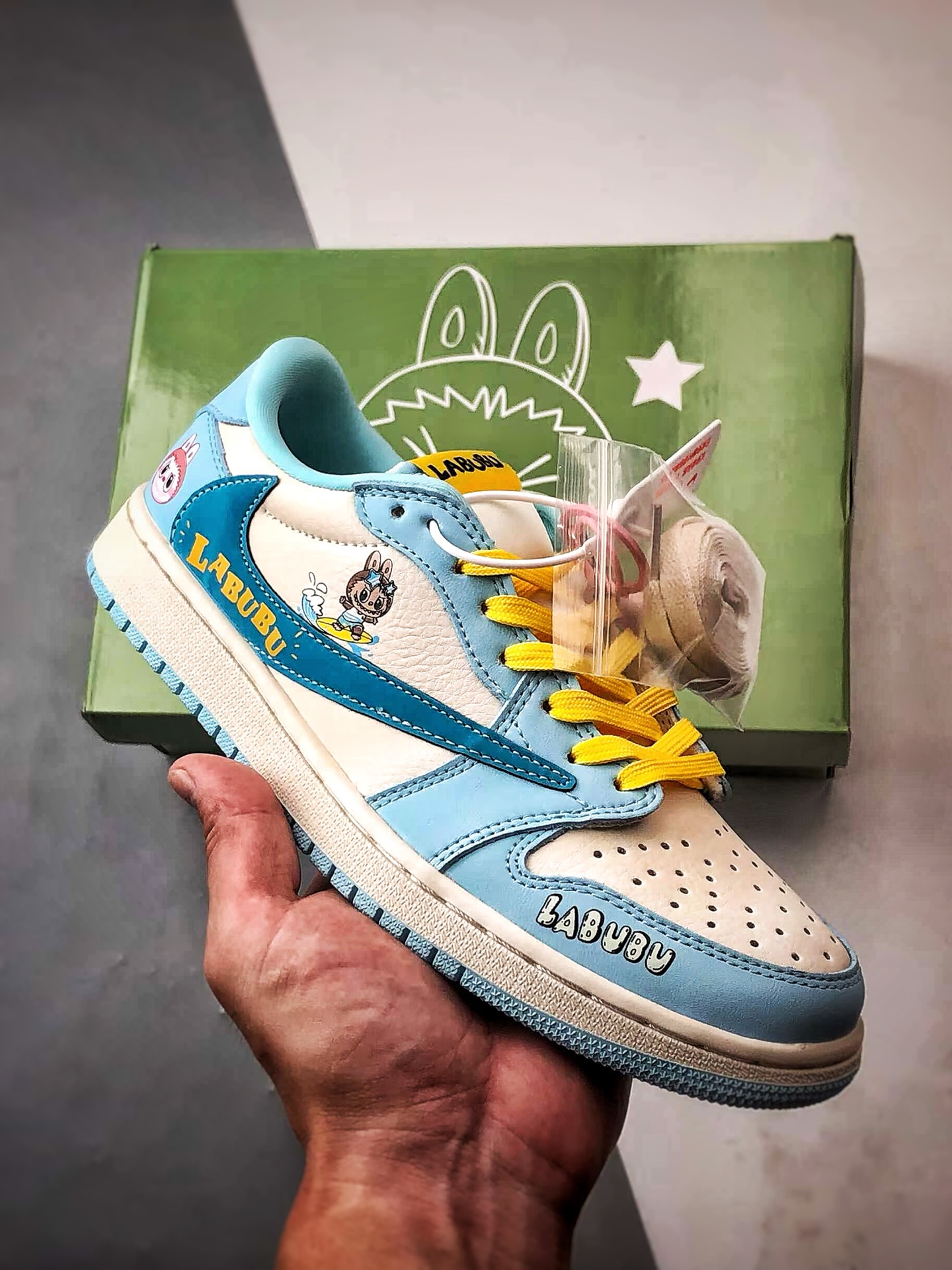 Air Jordan 1 Low LD2028-054