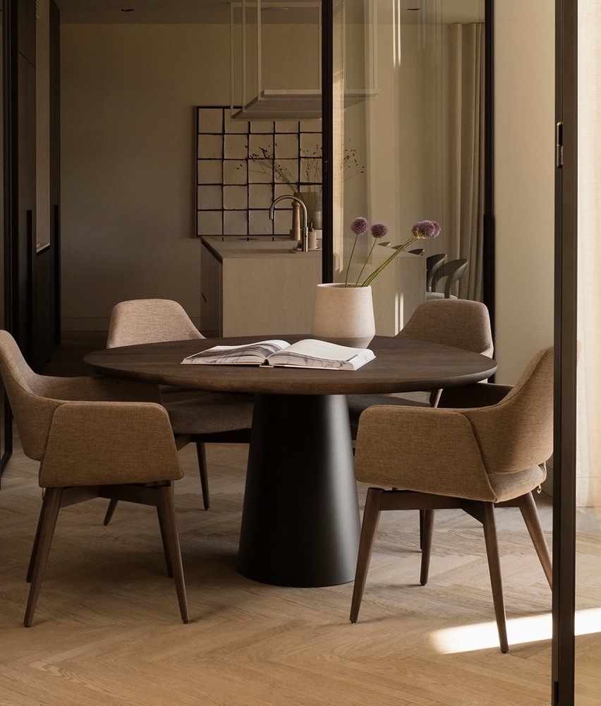 Обідній стіл Pillar Trigon з масиву дуба / ясеня