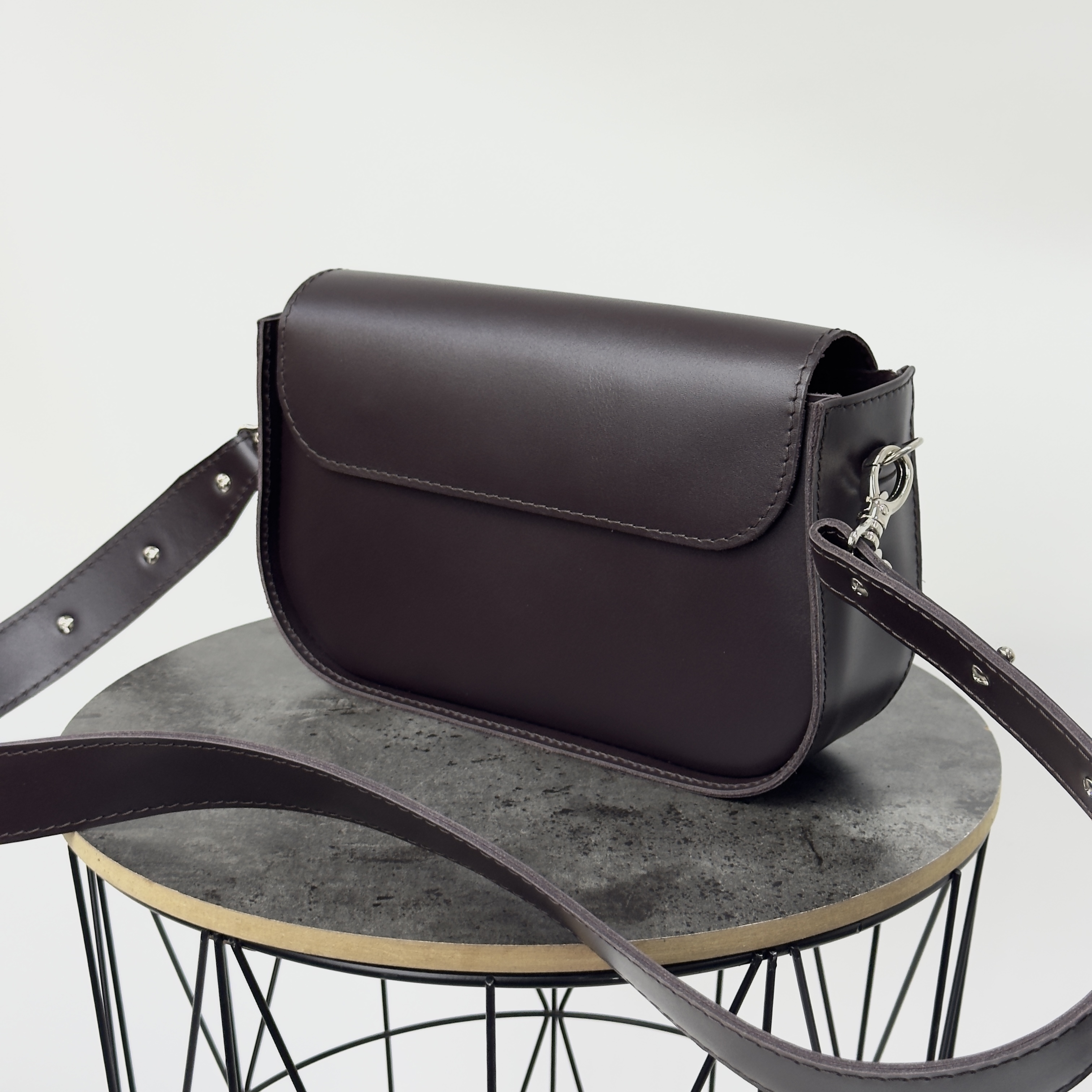 Жіноча сумка Any з ремінцем на вибір