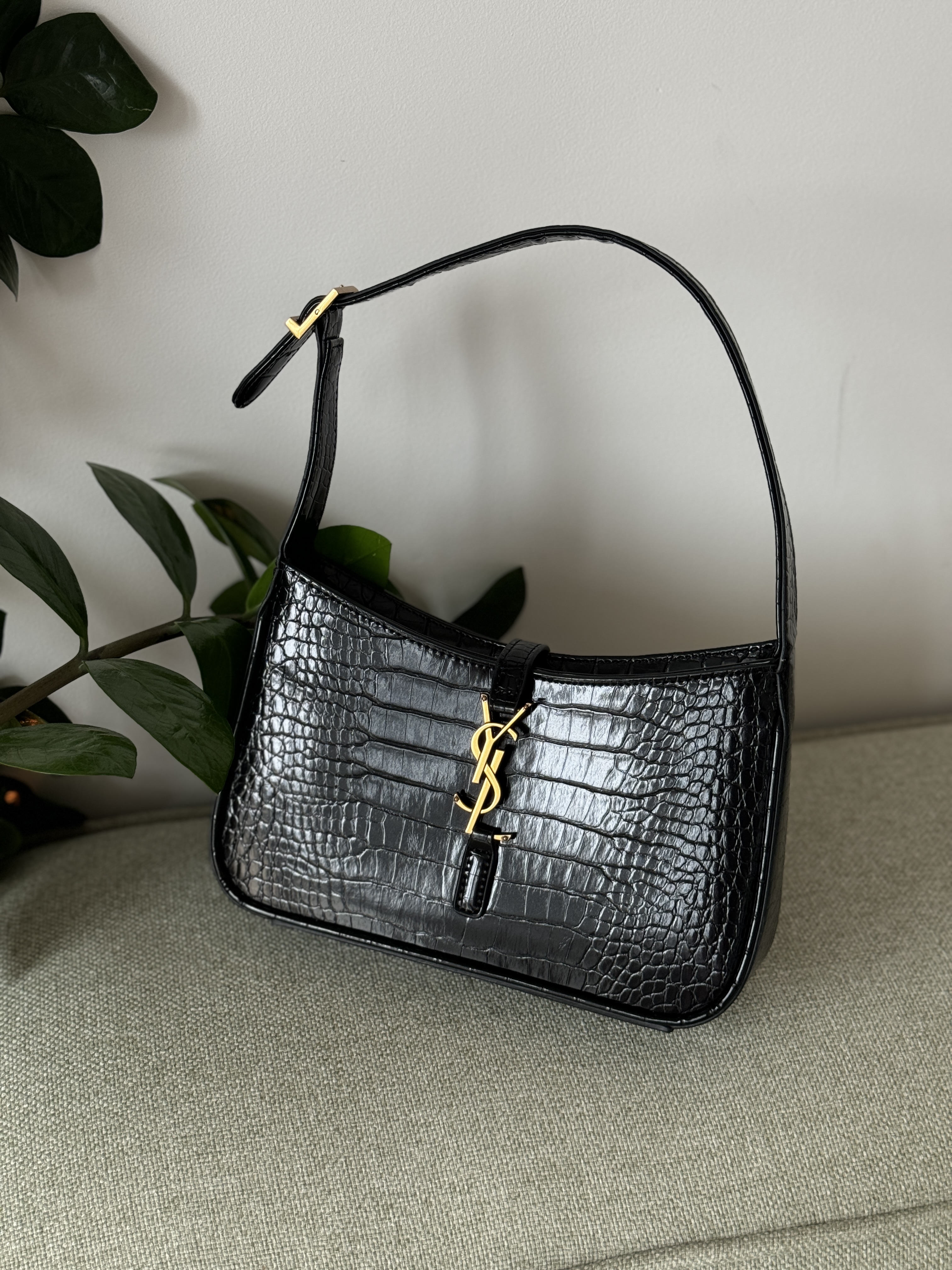 Yves Saint Laurent Hobo Le 5 A 7 in Crocodile-Embossed Shiny Leather
