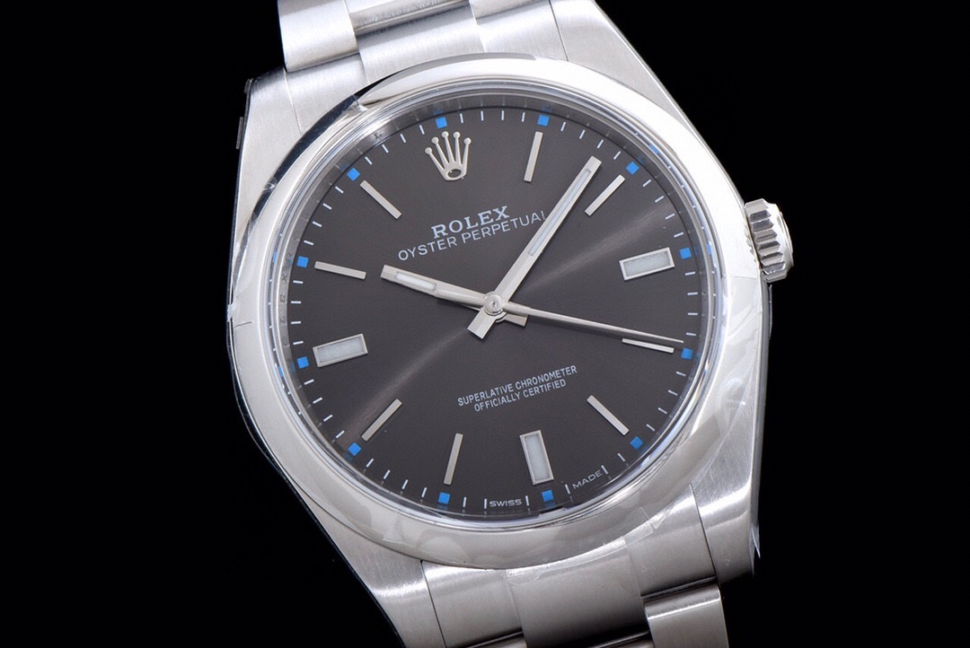  Rolex  Oyster Perpetual 114300- 03