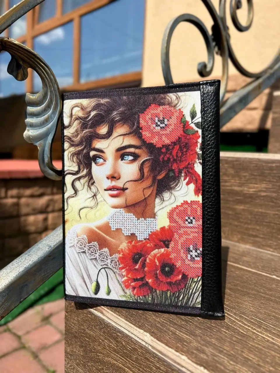 Шкіряна обкладинка для щоденника під вишивку