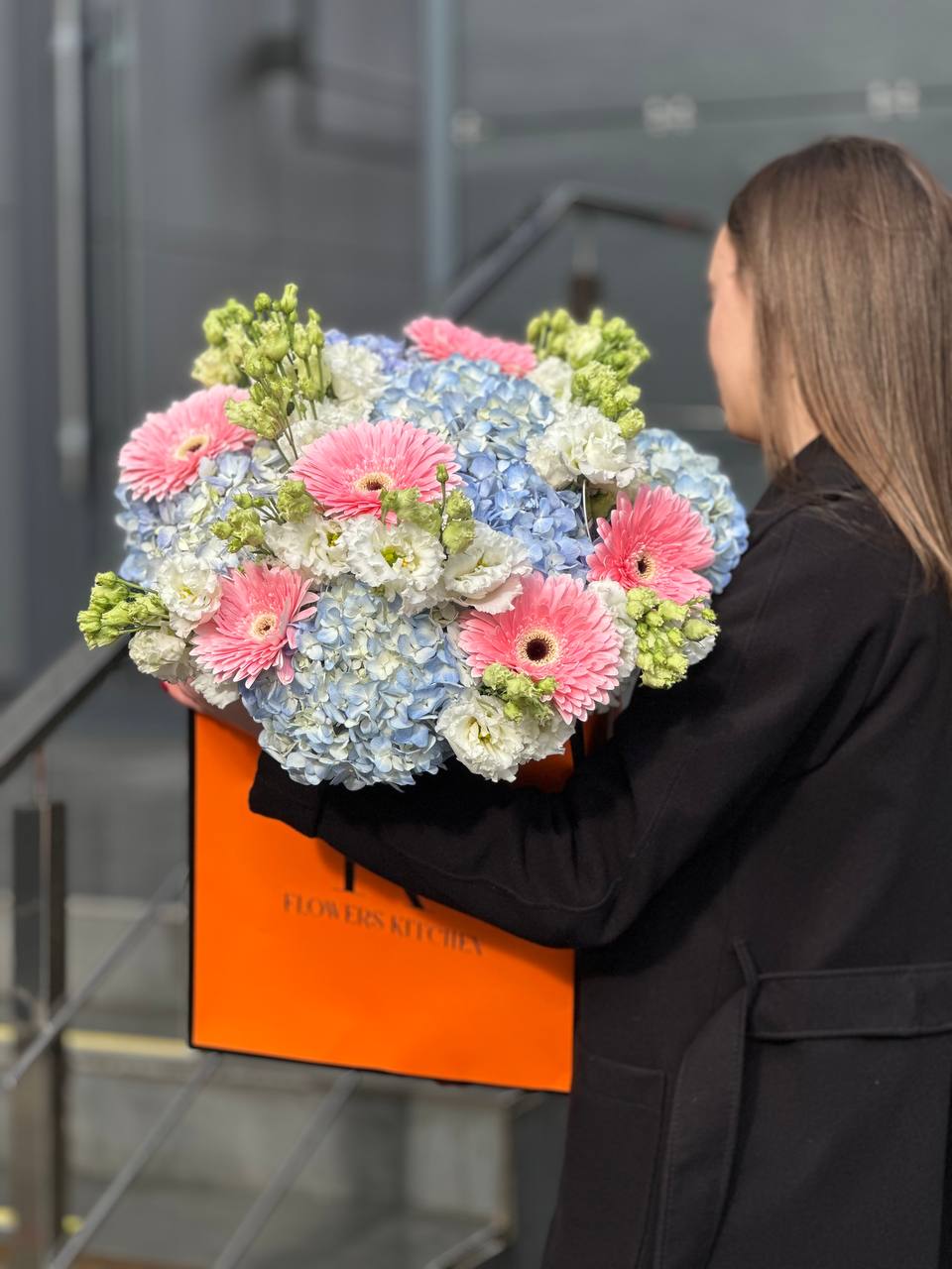 Поєднання гортензій, еустоми та гербер