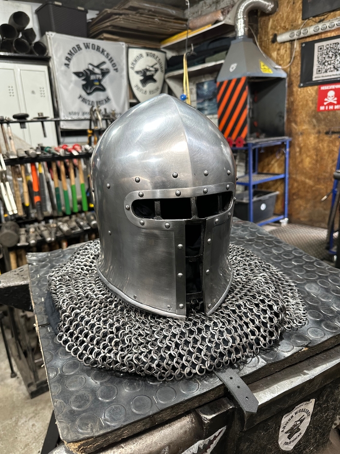 Armor helmet barbute “BBUTT”