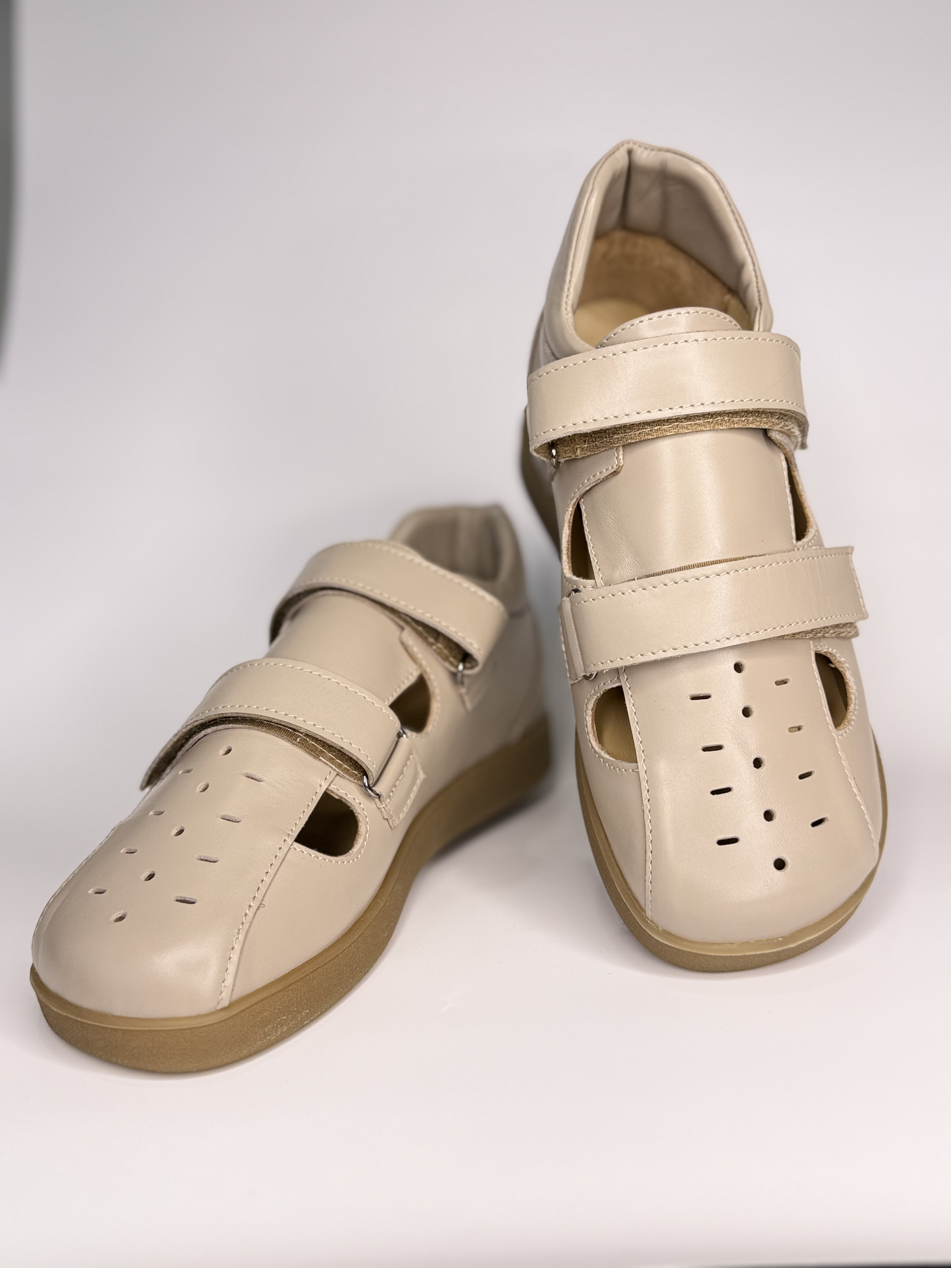 Ортопедичні закриті босоніжки 21