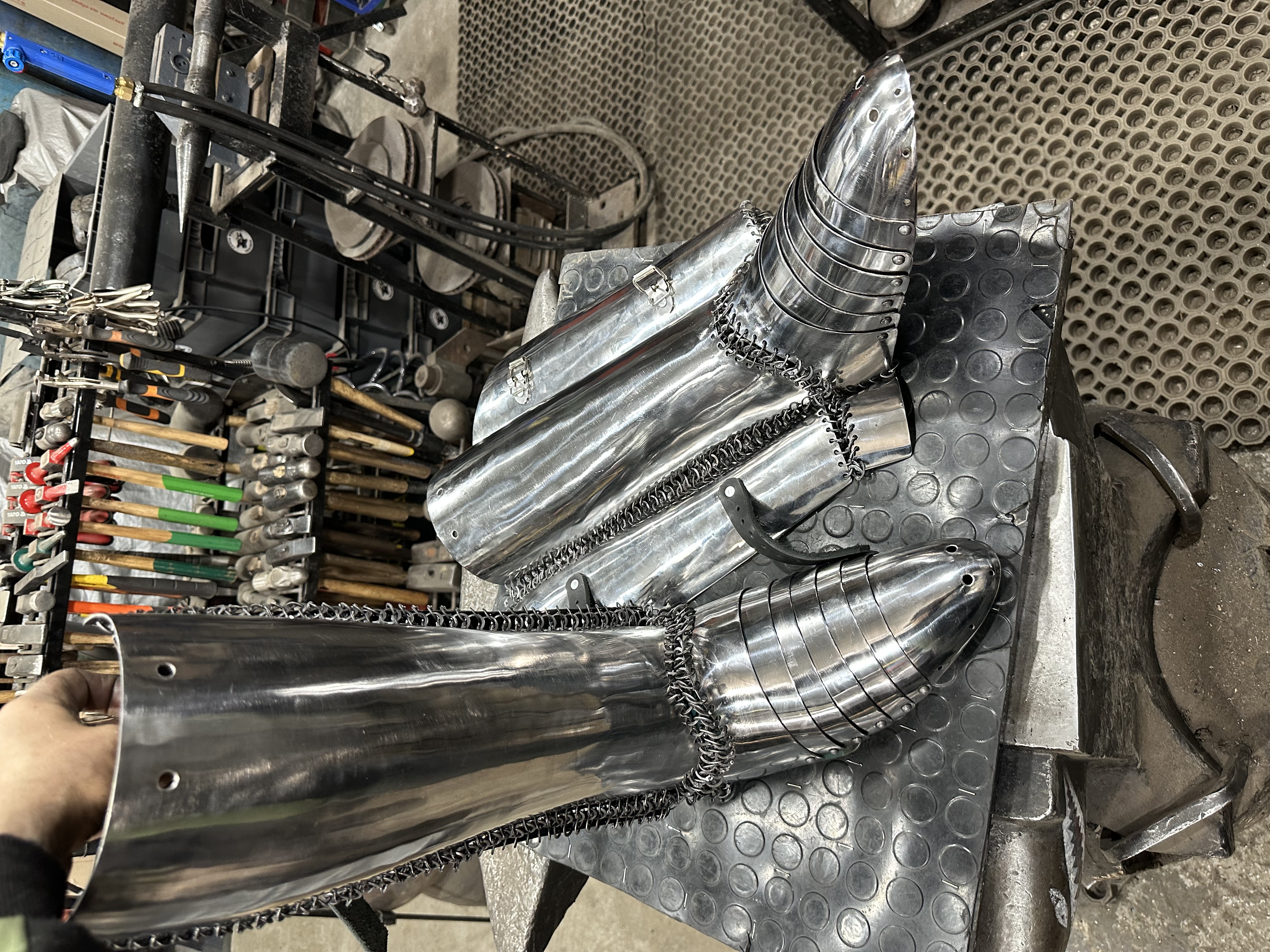Armor legs plates chainmail