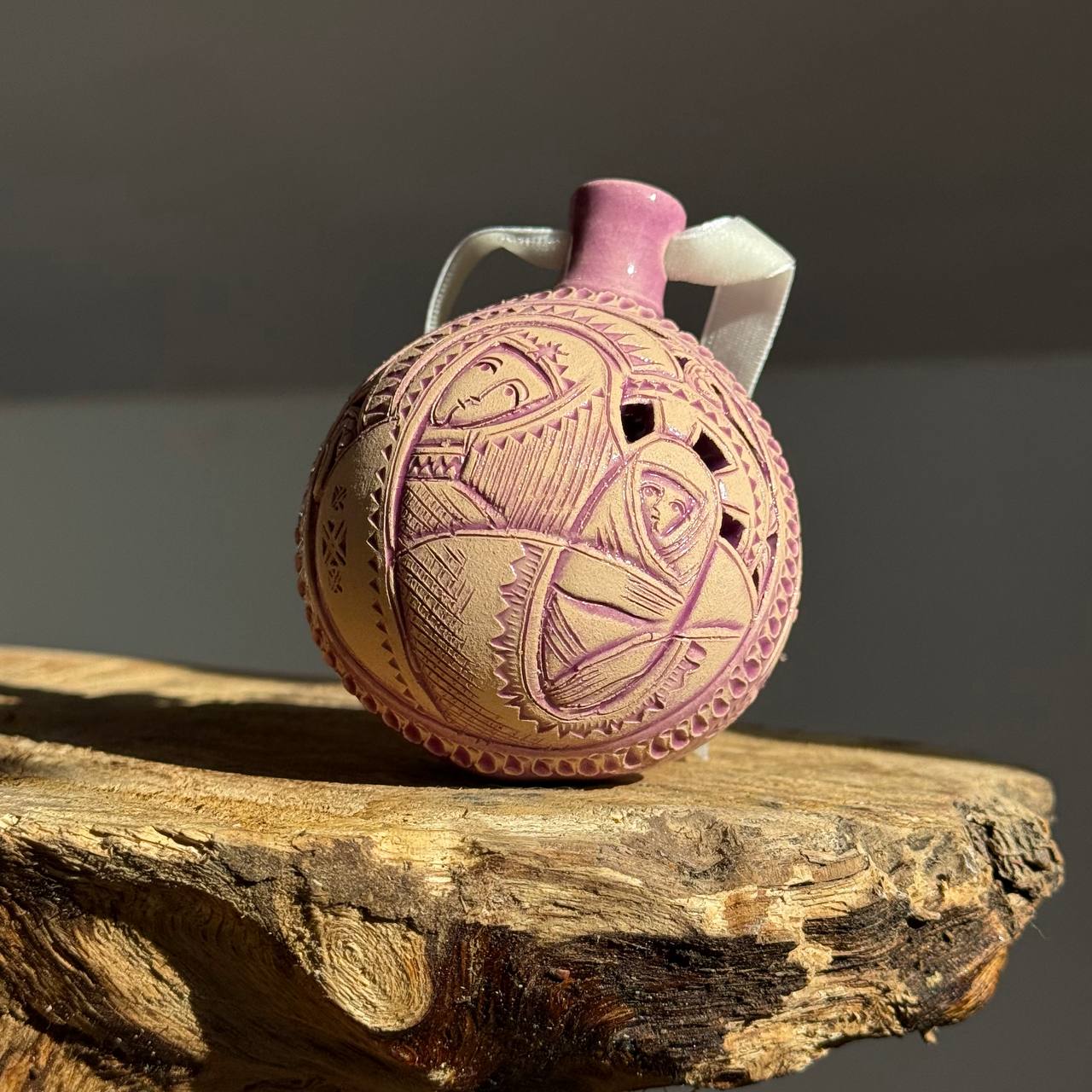 Кулька декоративна "Богородиця з дитям"