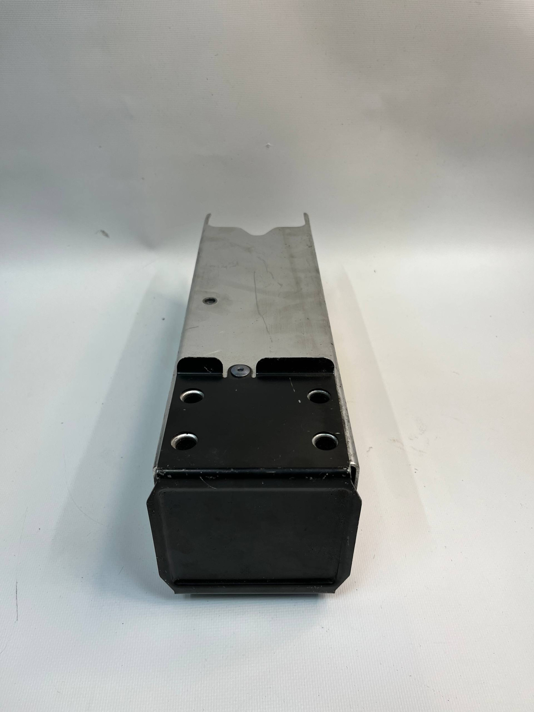 Лонжерон на Tesla M3 передній лівий 2024