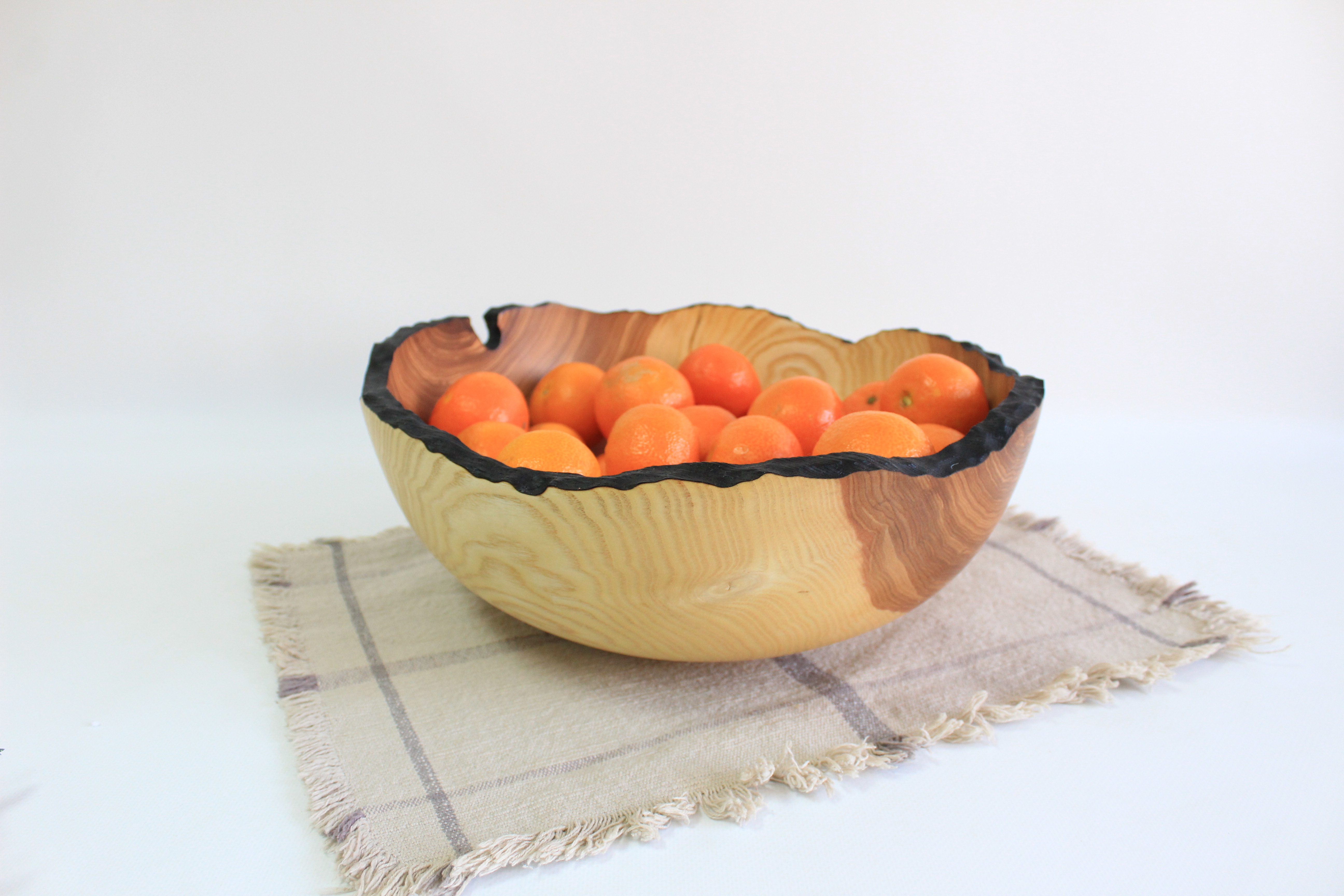 Велика миска з ясена