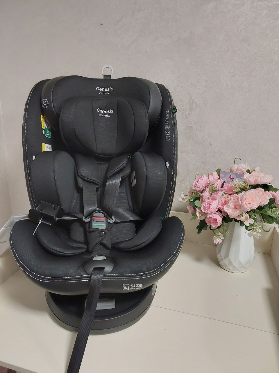 Автокрісло CARRELLO Genesis CRL-12810 Absolute Black Isofix, Top Tether і поворотом на 360°