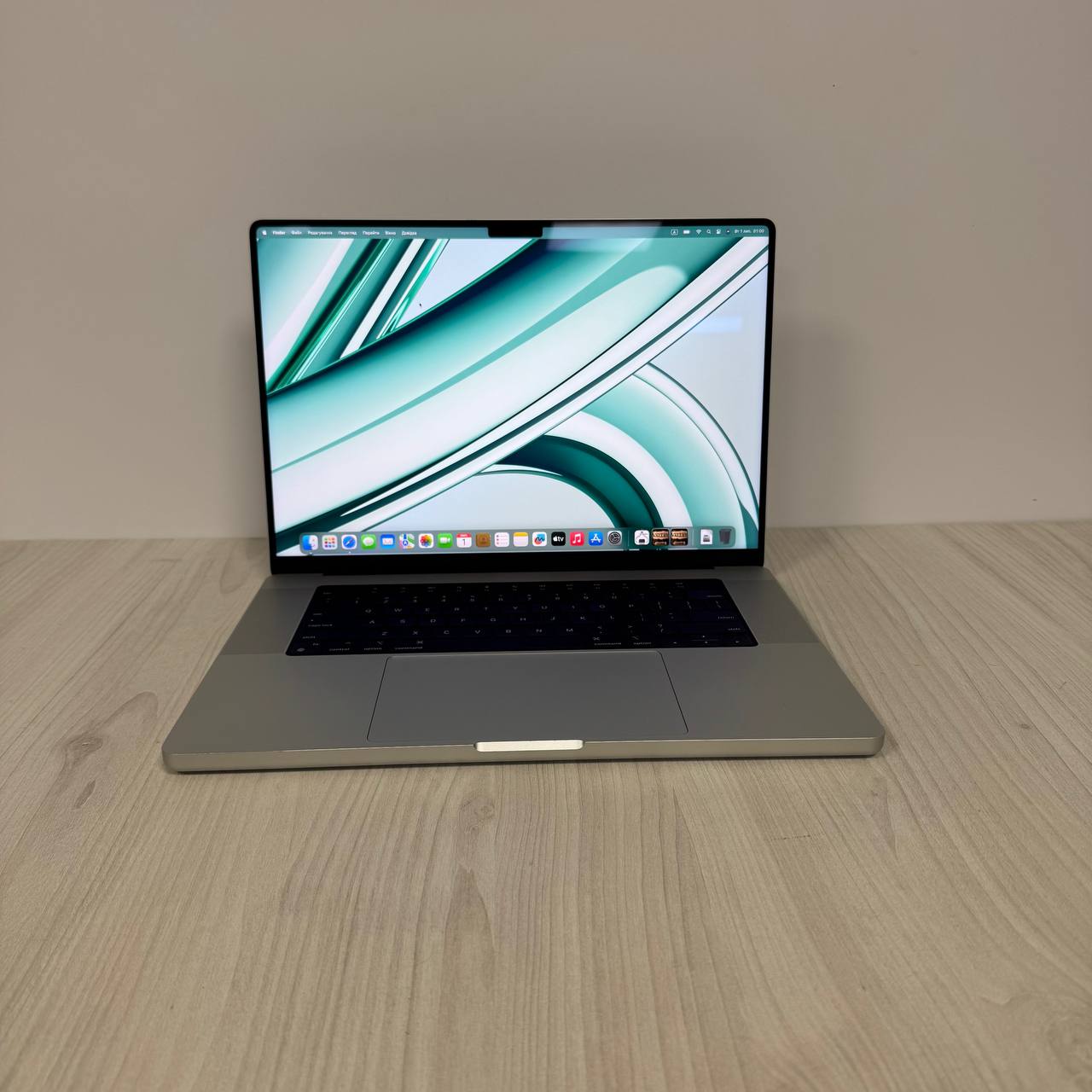 MacBook Pro 16 A3403 2024 90 циклів