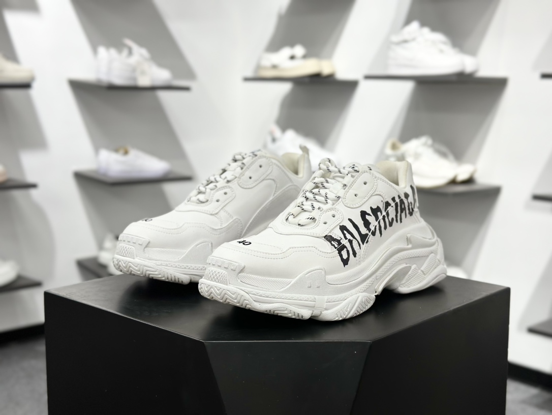 Balenciaga Triple S Trainers Sneaker  Low-Top  536737WTSPL9010
