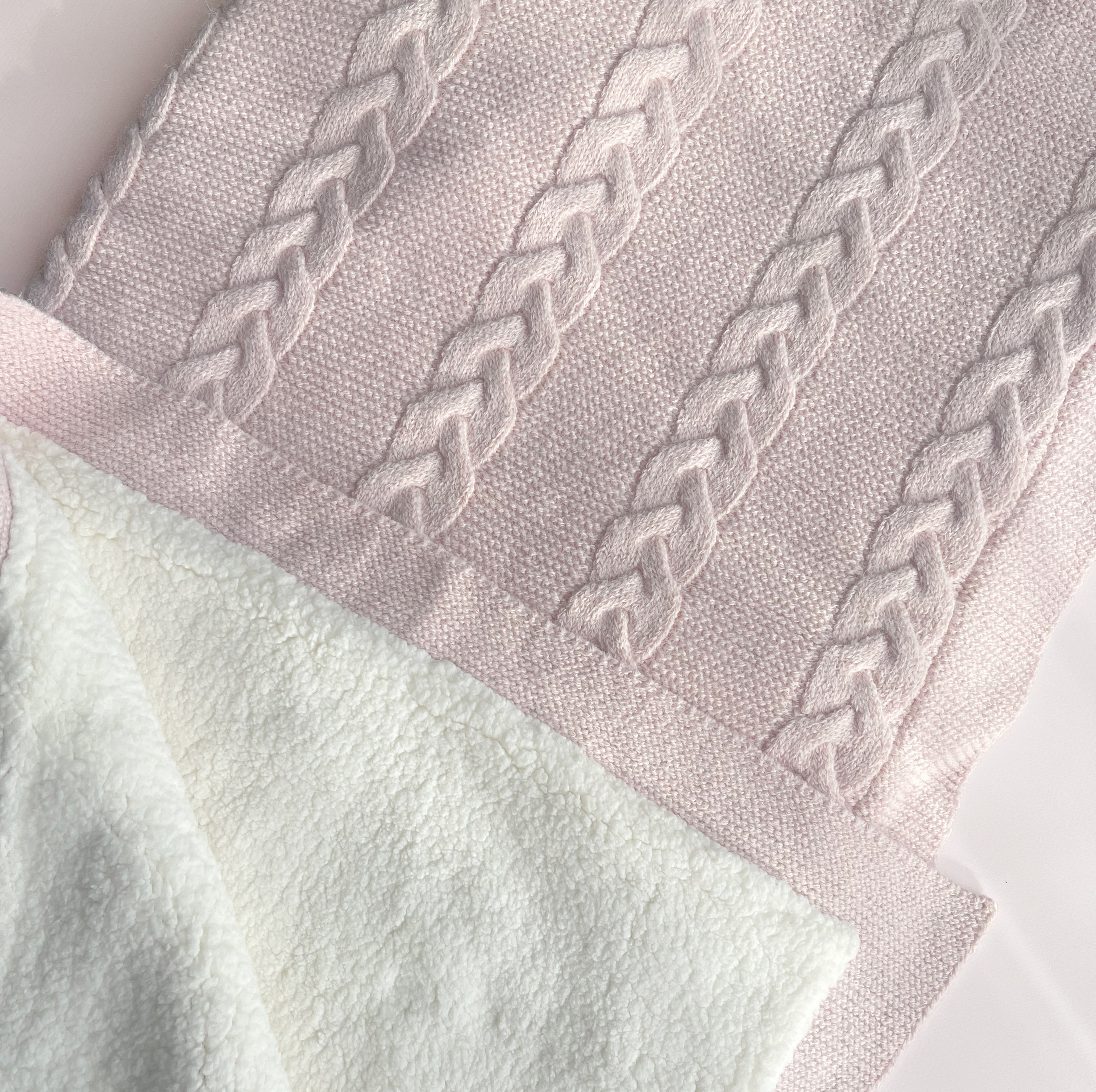 Плетена ковдра (рожева)