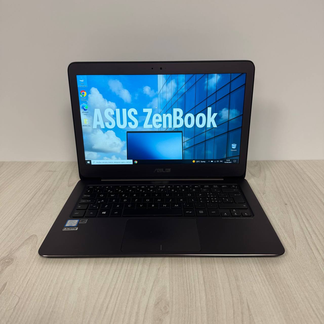 Asus ZenBook UX305CA