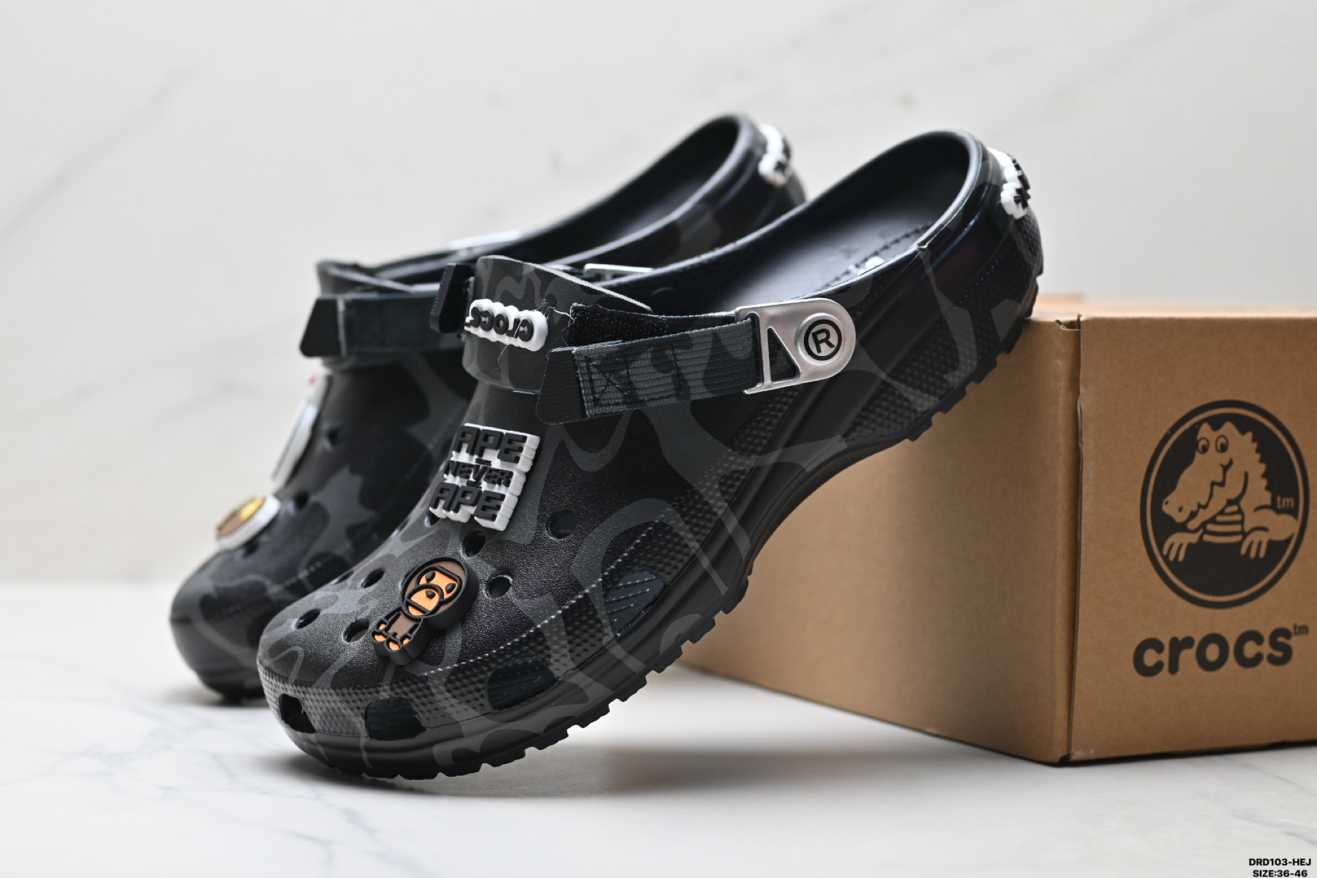 Bape x Crocs Classic Clog Casual Beach Clog Sandały