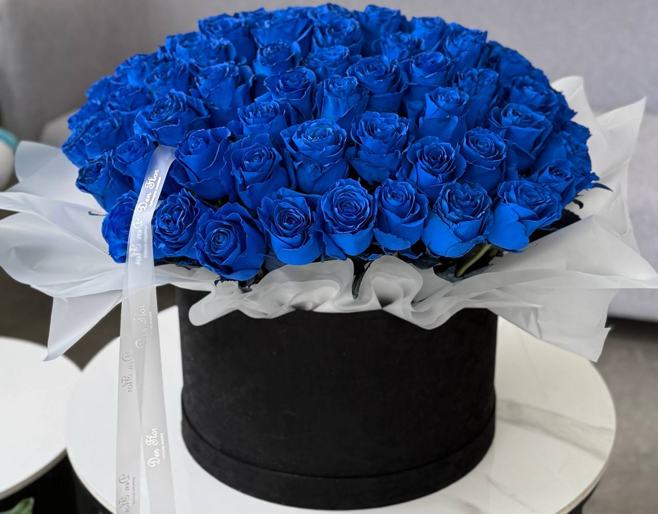 Композиція із 101 синьої троянди