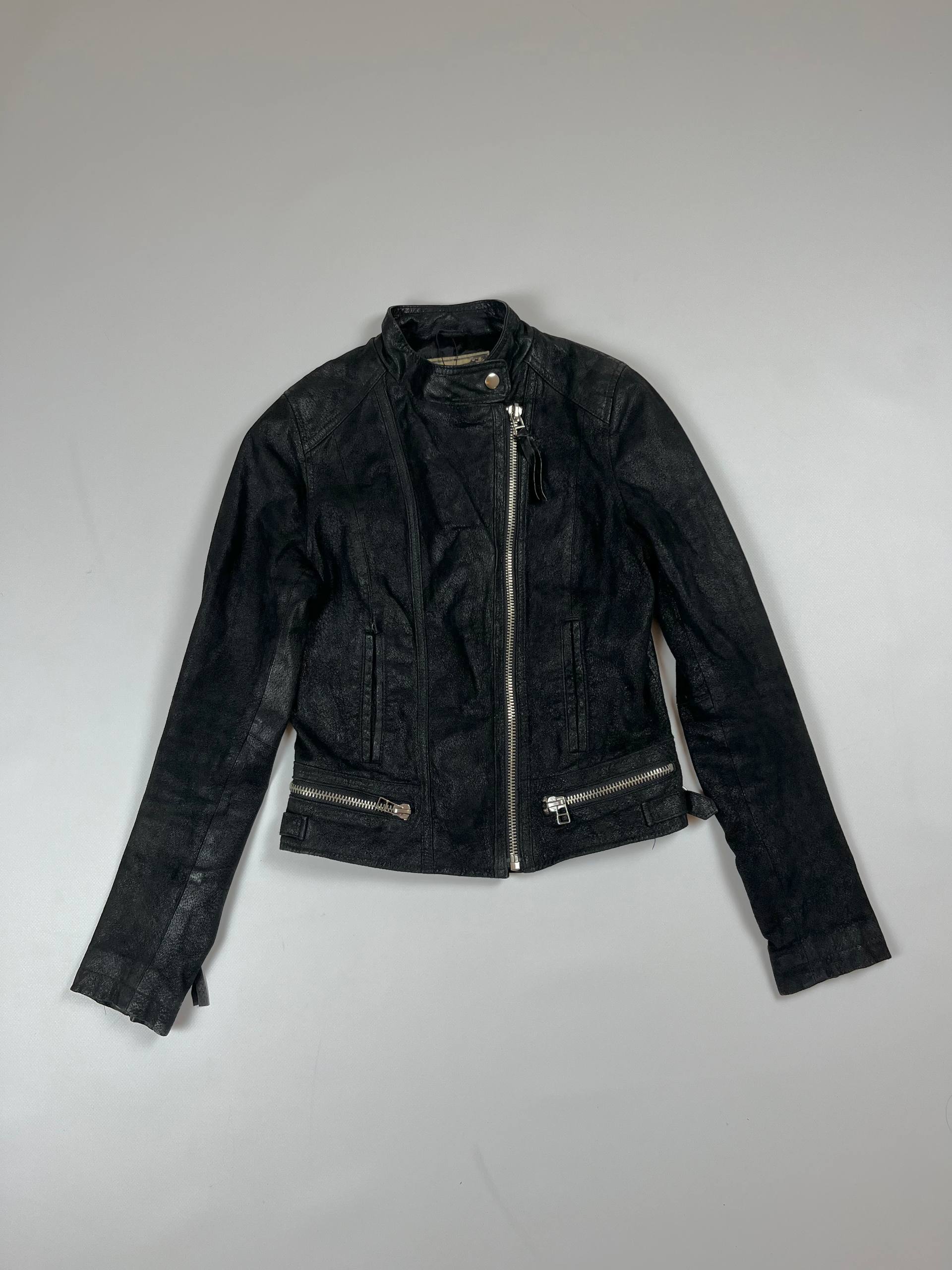 Чорна вінтажна куртка від rerechi