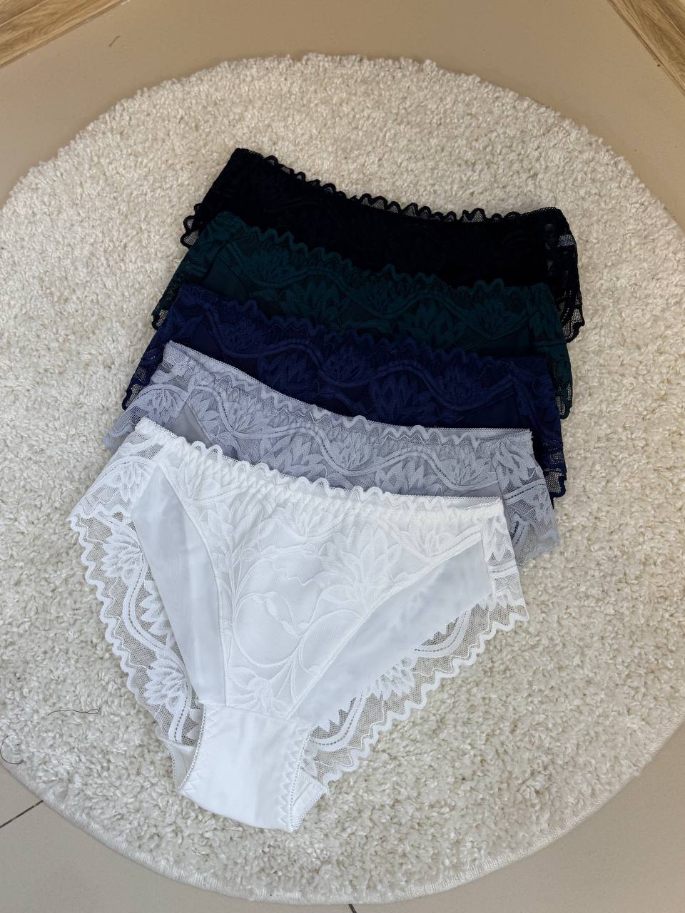 ХМАРИНКА НА СЕРЕДНІЙ ПОСАДЦІ