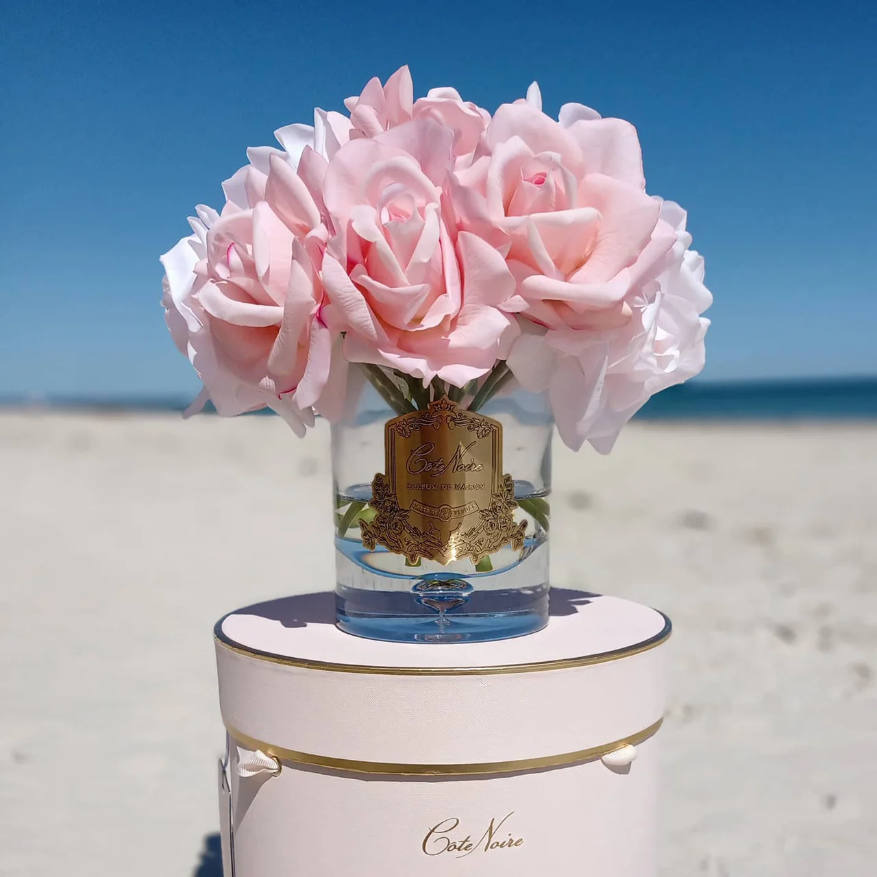 Аромаквіти Côte Noire Luxury Grand Bouquet із золотим бейджем, мікс рожевих відтінків у рожевій коробці