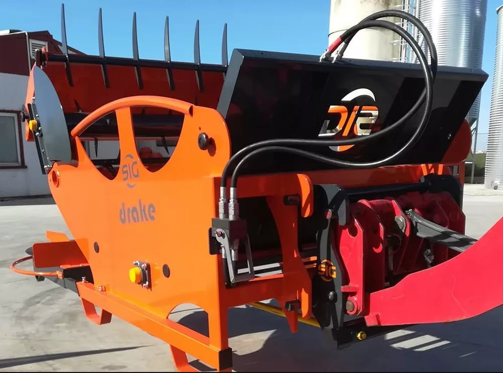 Розвивач і розстелювач балотів соломи DRAKE