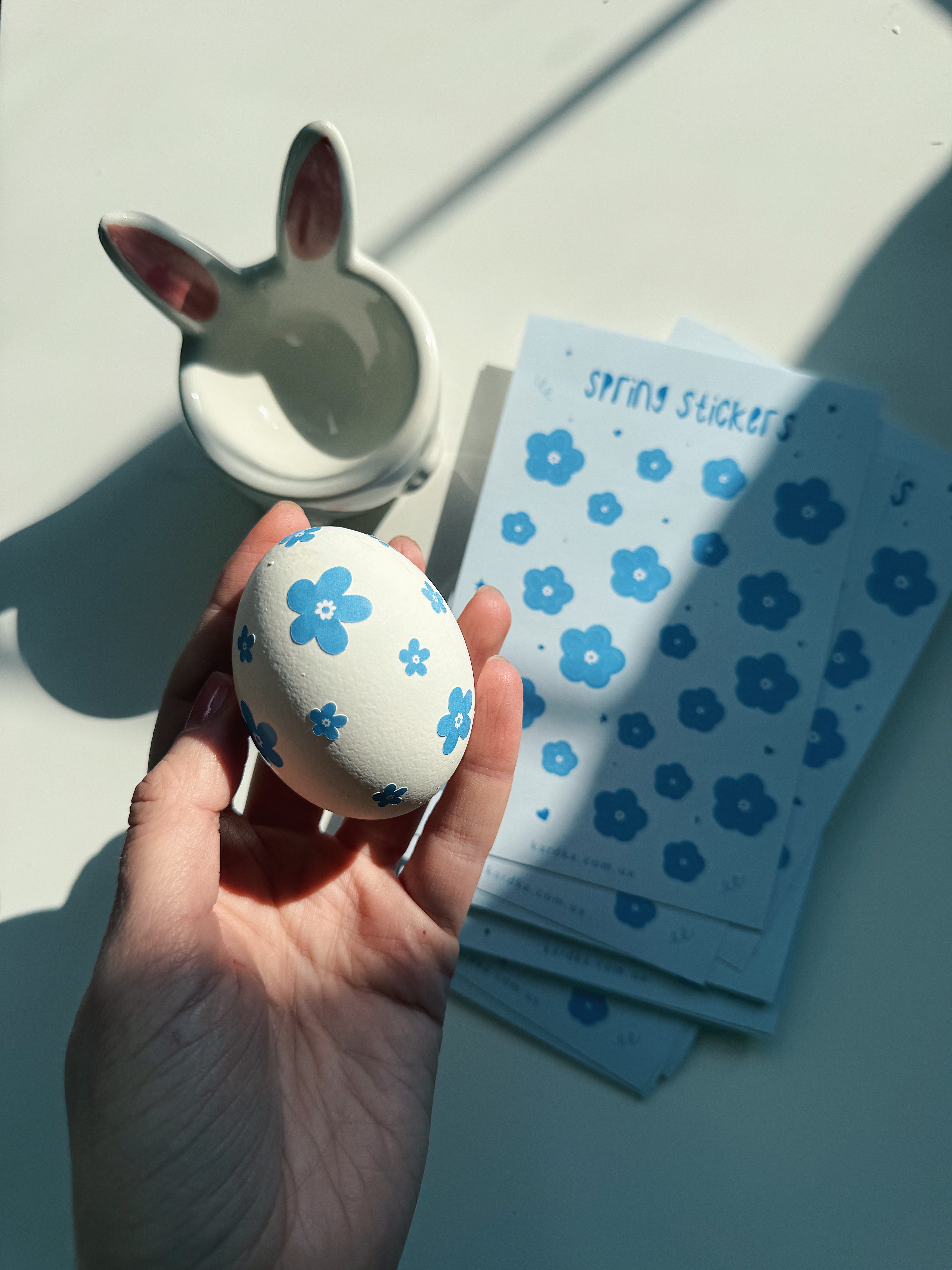 Весняні стікери