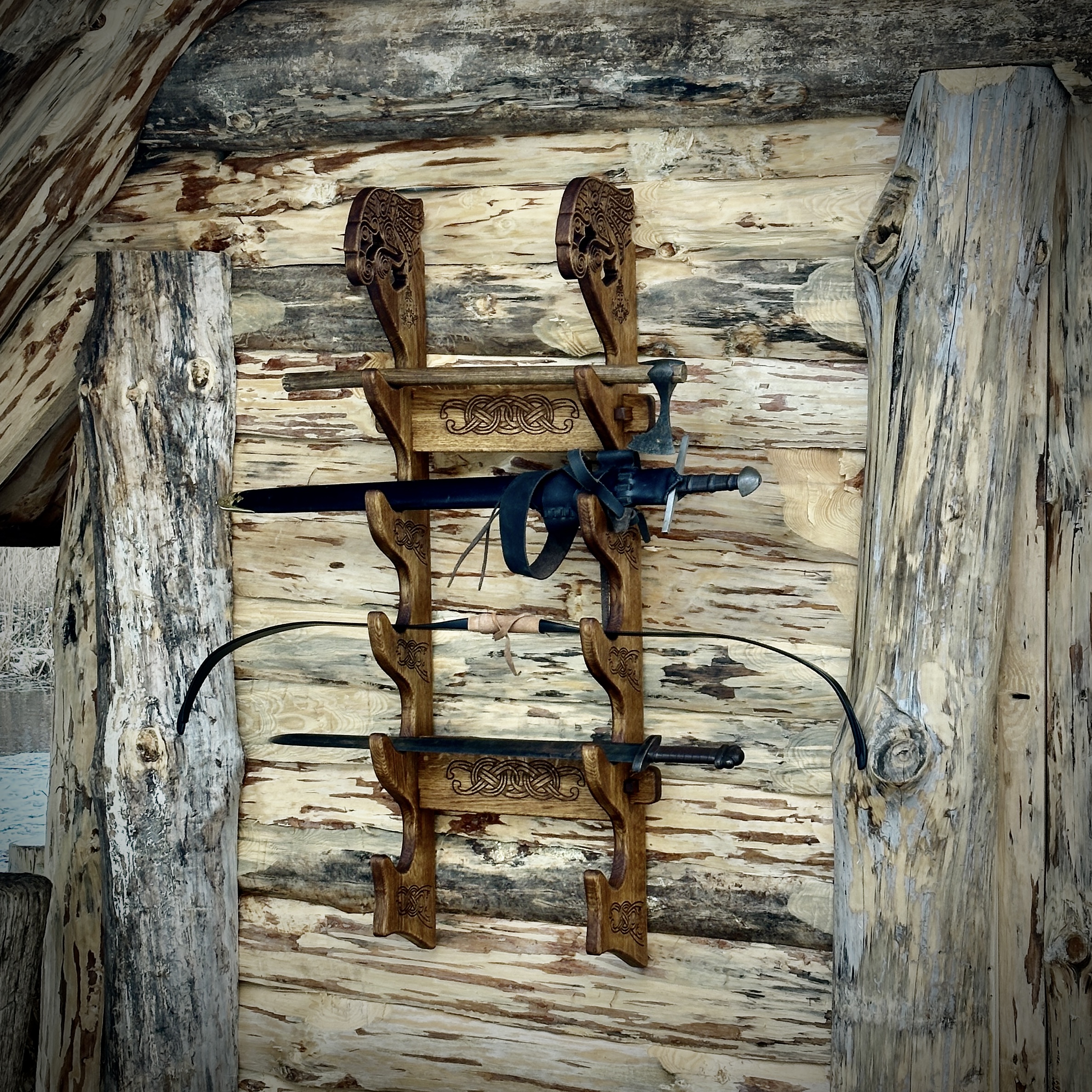 Стійка для зброї дубова на 5 предметів серія Круки