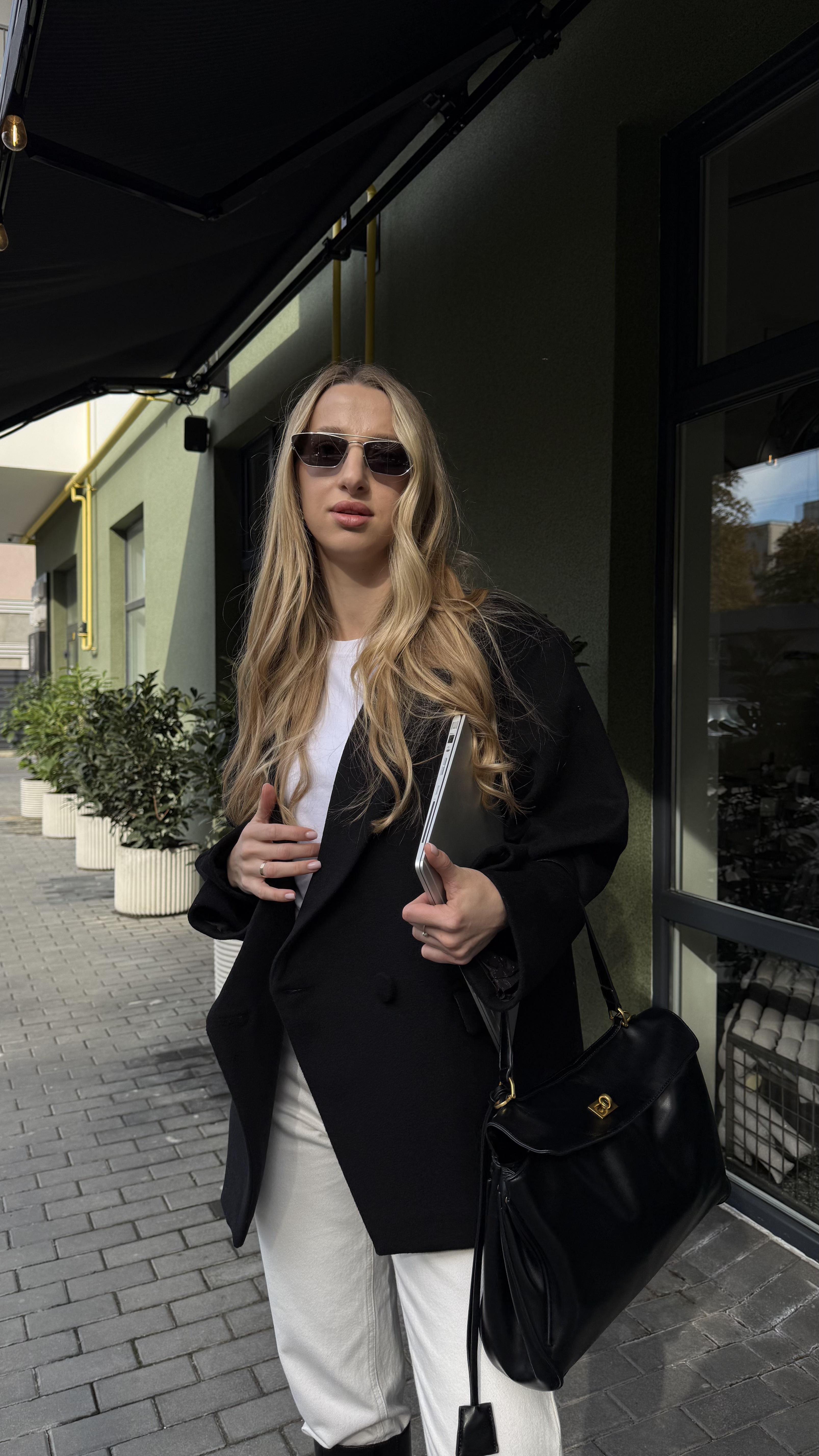 Жакет-пальто з акцентними рукавами Чорне