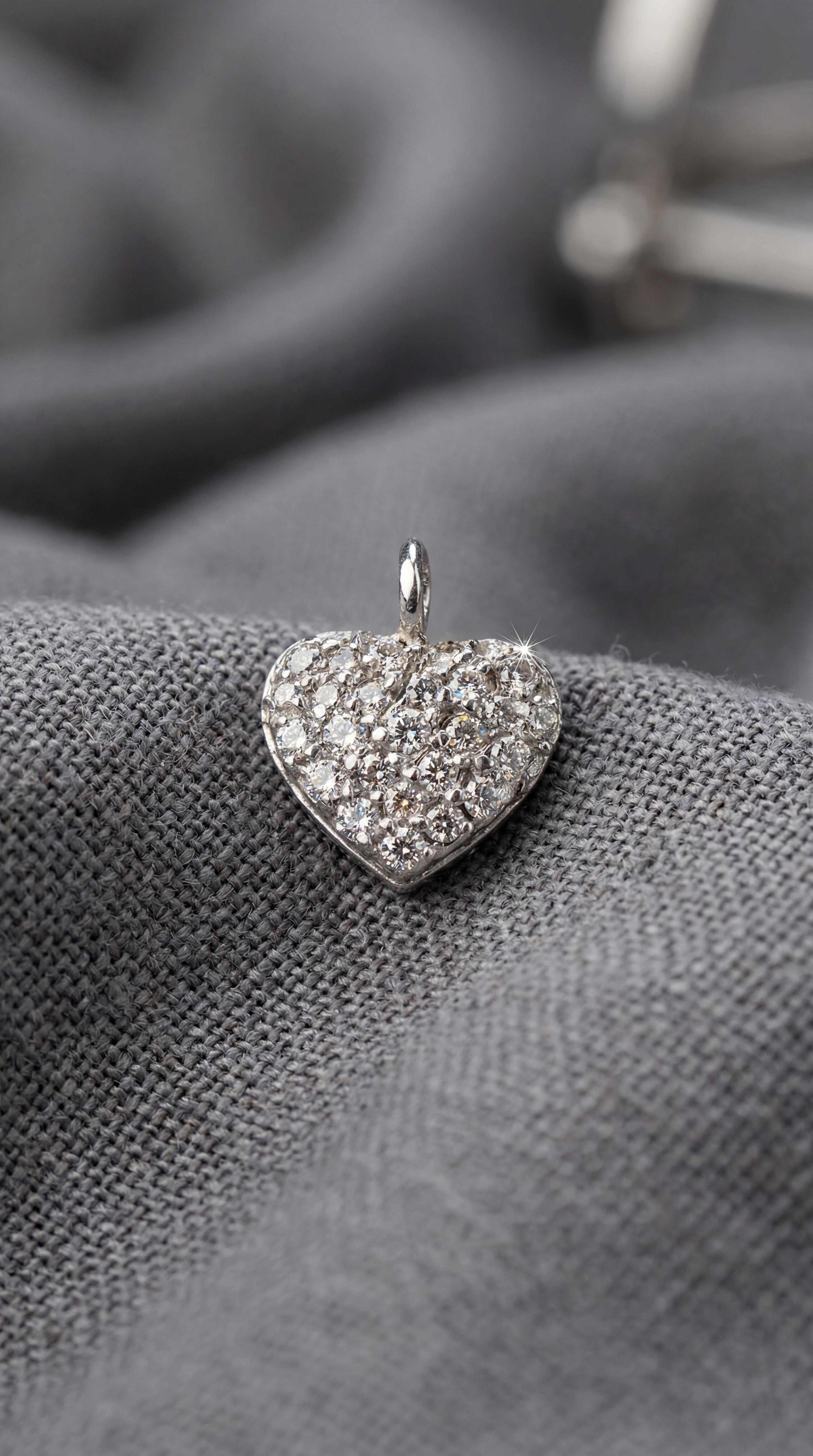 Кулон серденько в камінчиках