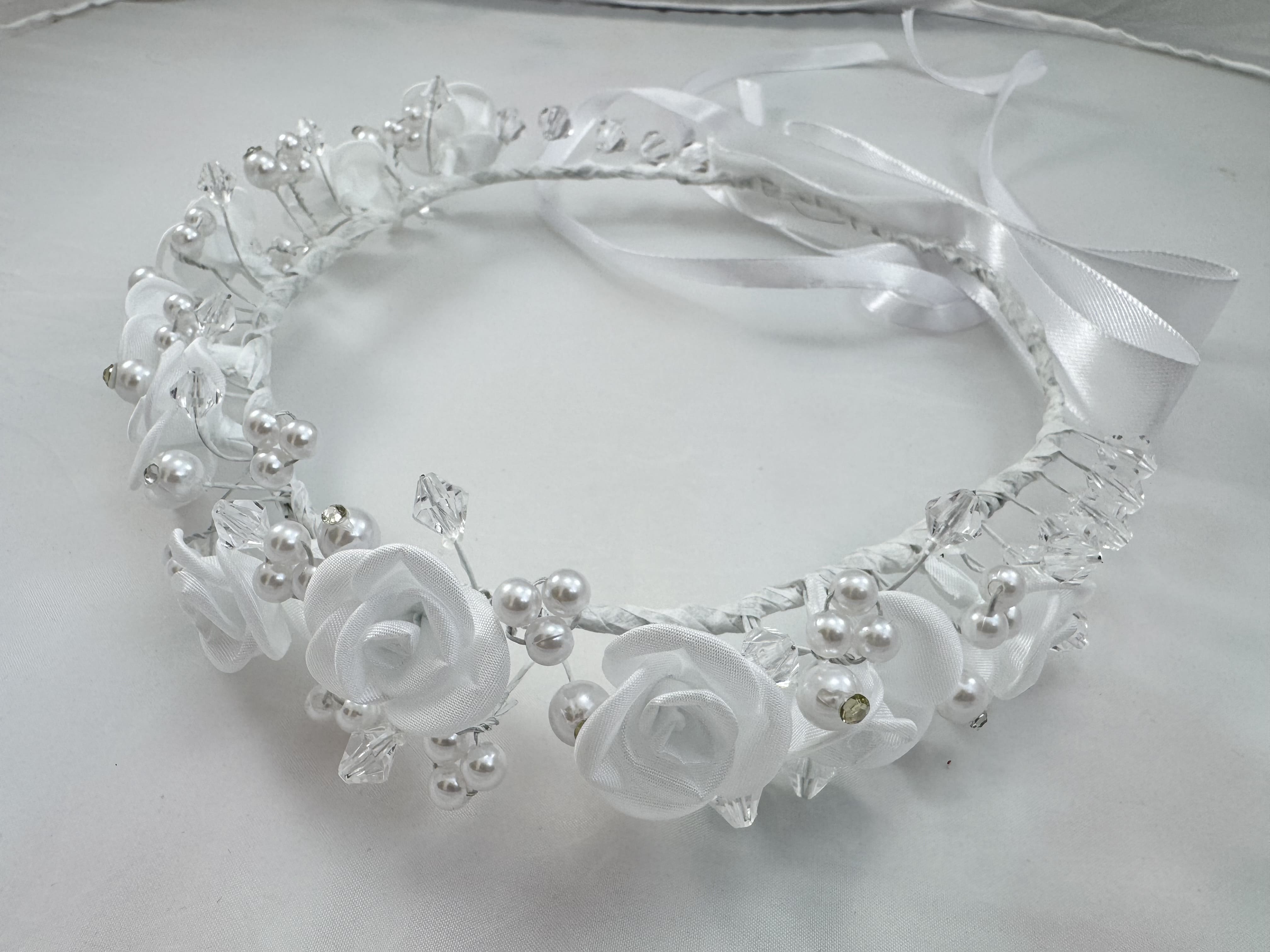 Білий віночок до першого причастя для дівчинки ручна робота