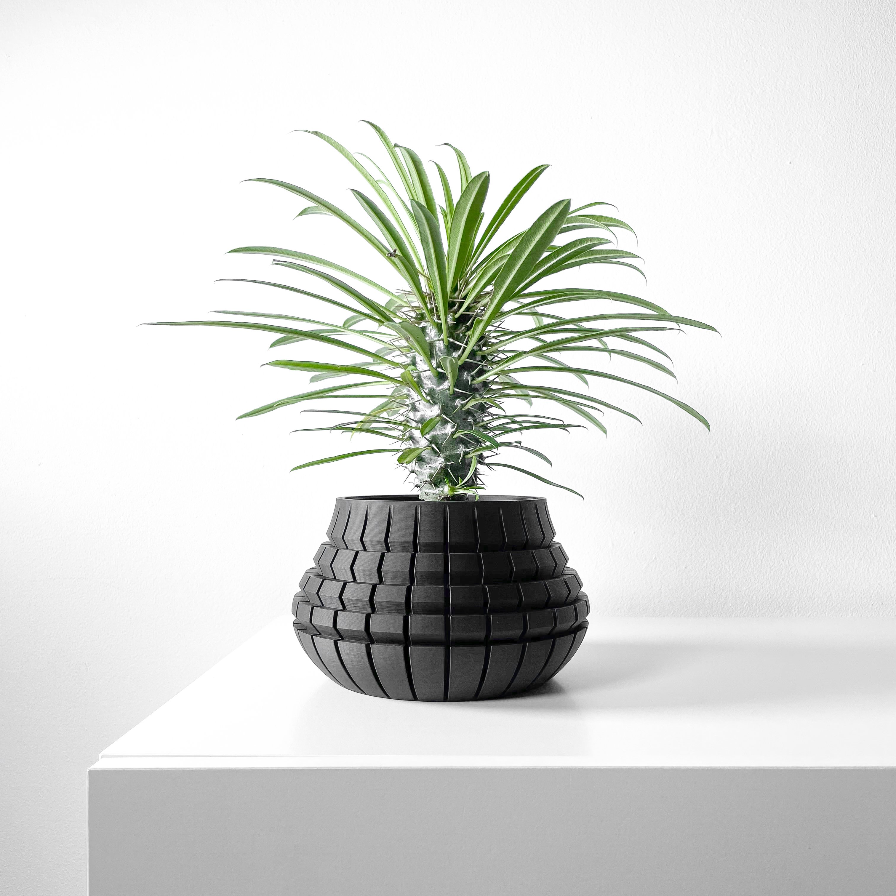 Ivane Planter Pot – Elegant 3D Printed Pot