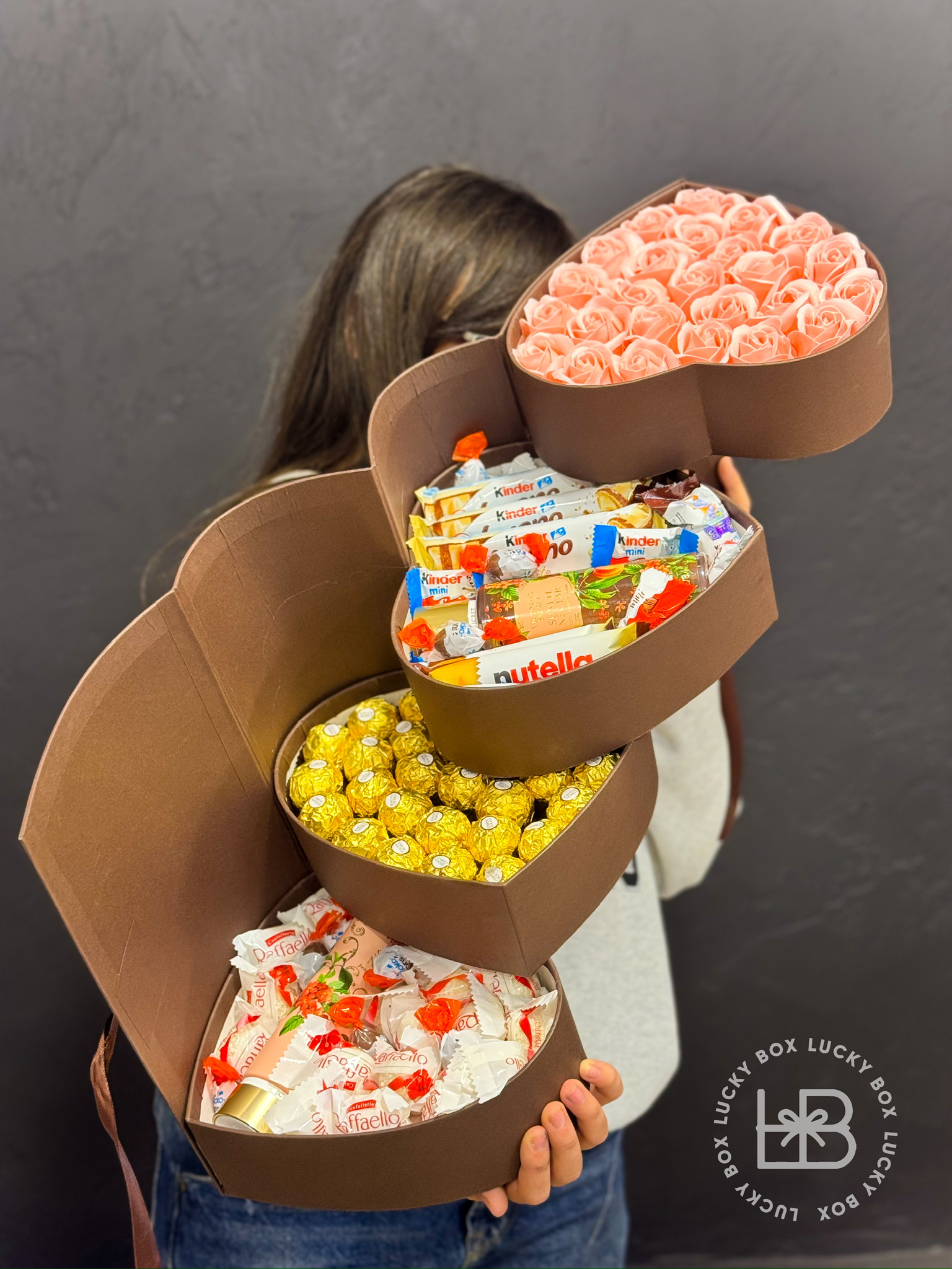 Подарунковий бокс 4х ярусне серце з косметикою