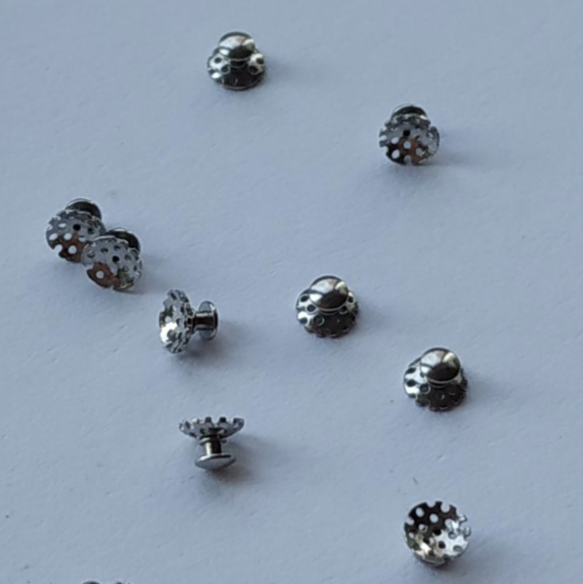 Кнопка кругла перфорована (акція 10+2)