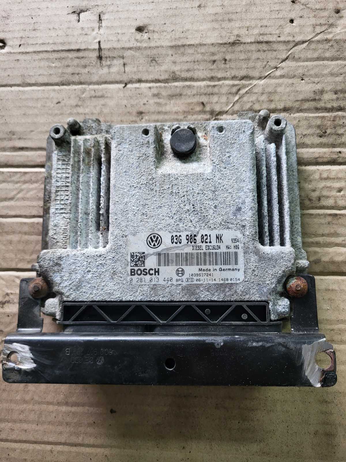 Блок керування двигуном Passat B6 BMP