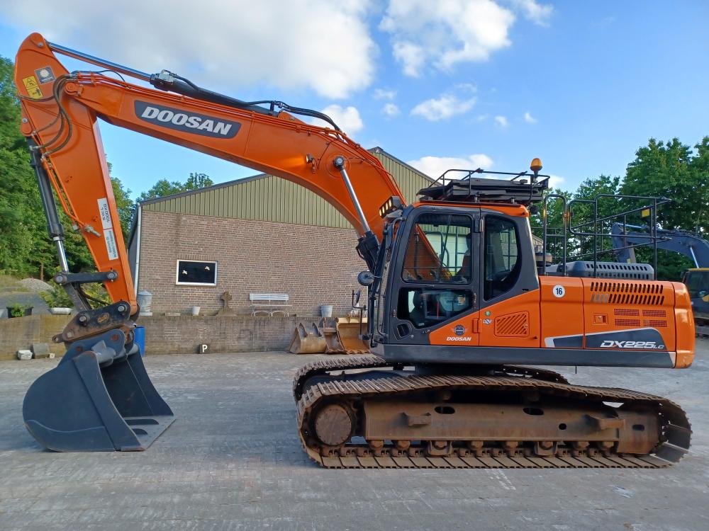 Екскаватор гусеничний | Doosan DX 225 LC-5 | 2019 Рік |