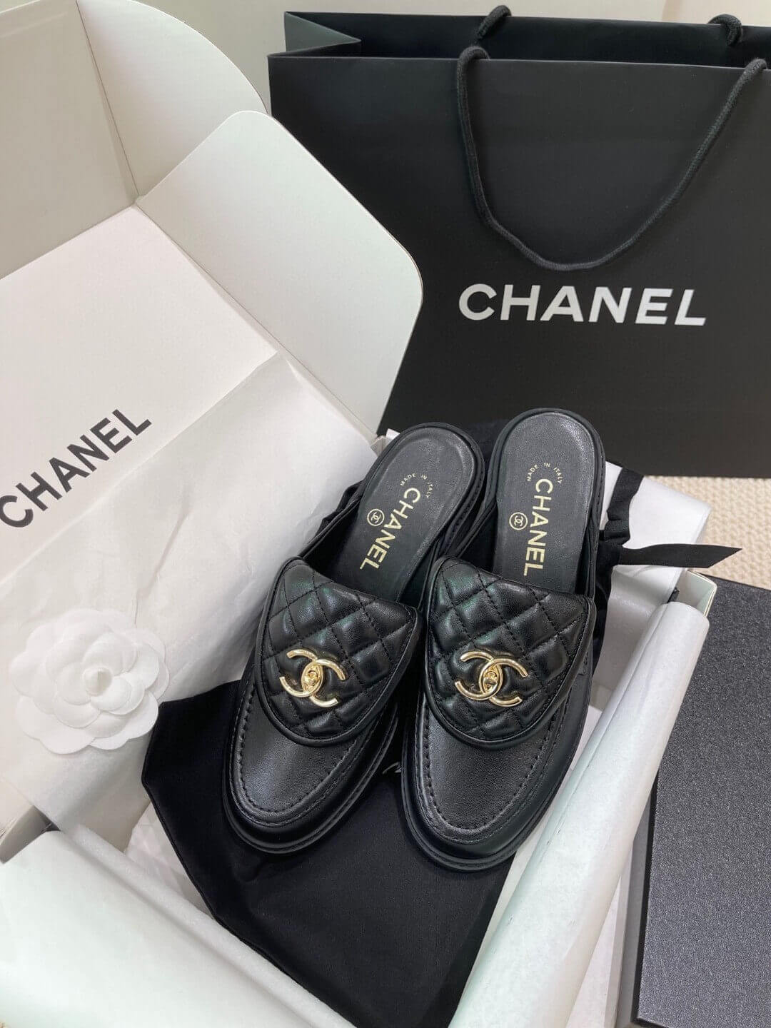 Chanel лофери
