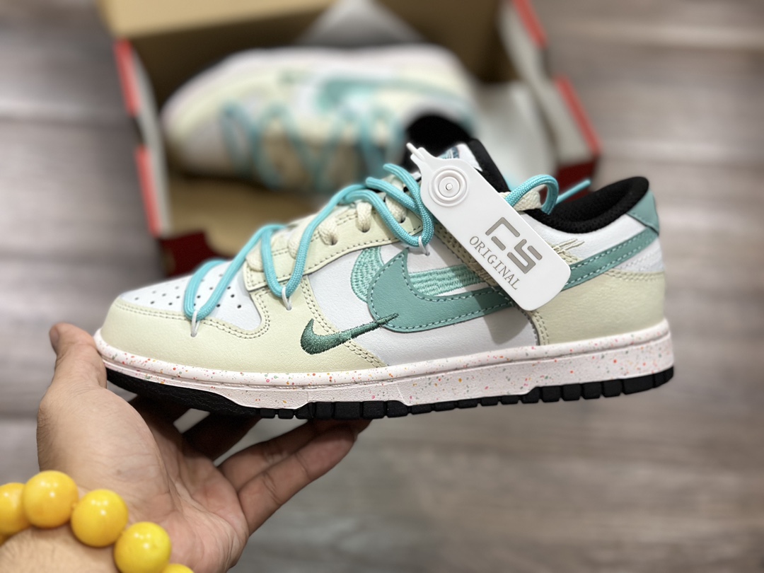 Nike SB Dunk Low FD4623-147